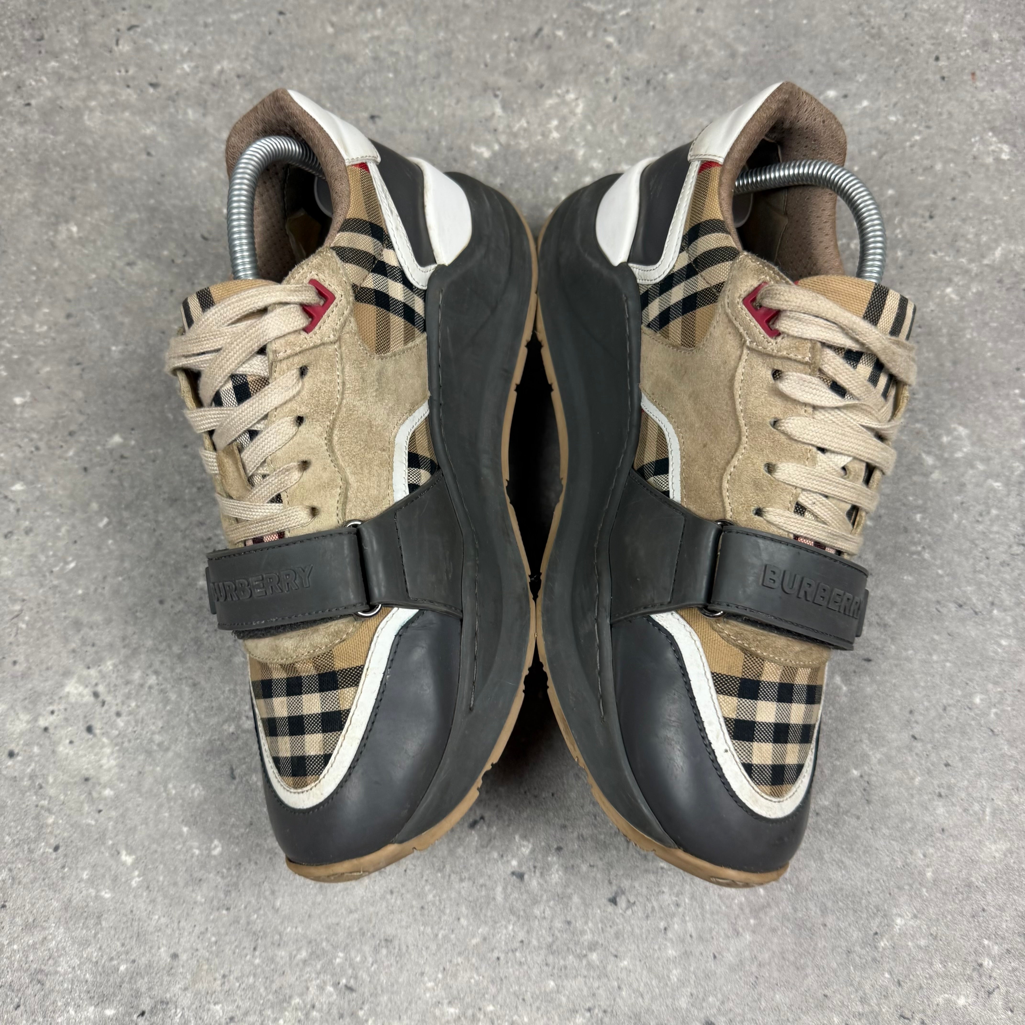 BURBERRY RAMSEY - (EU42.5 / UK8.5)