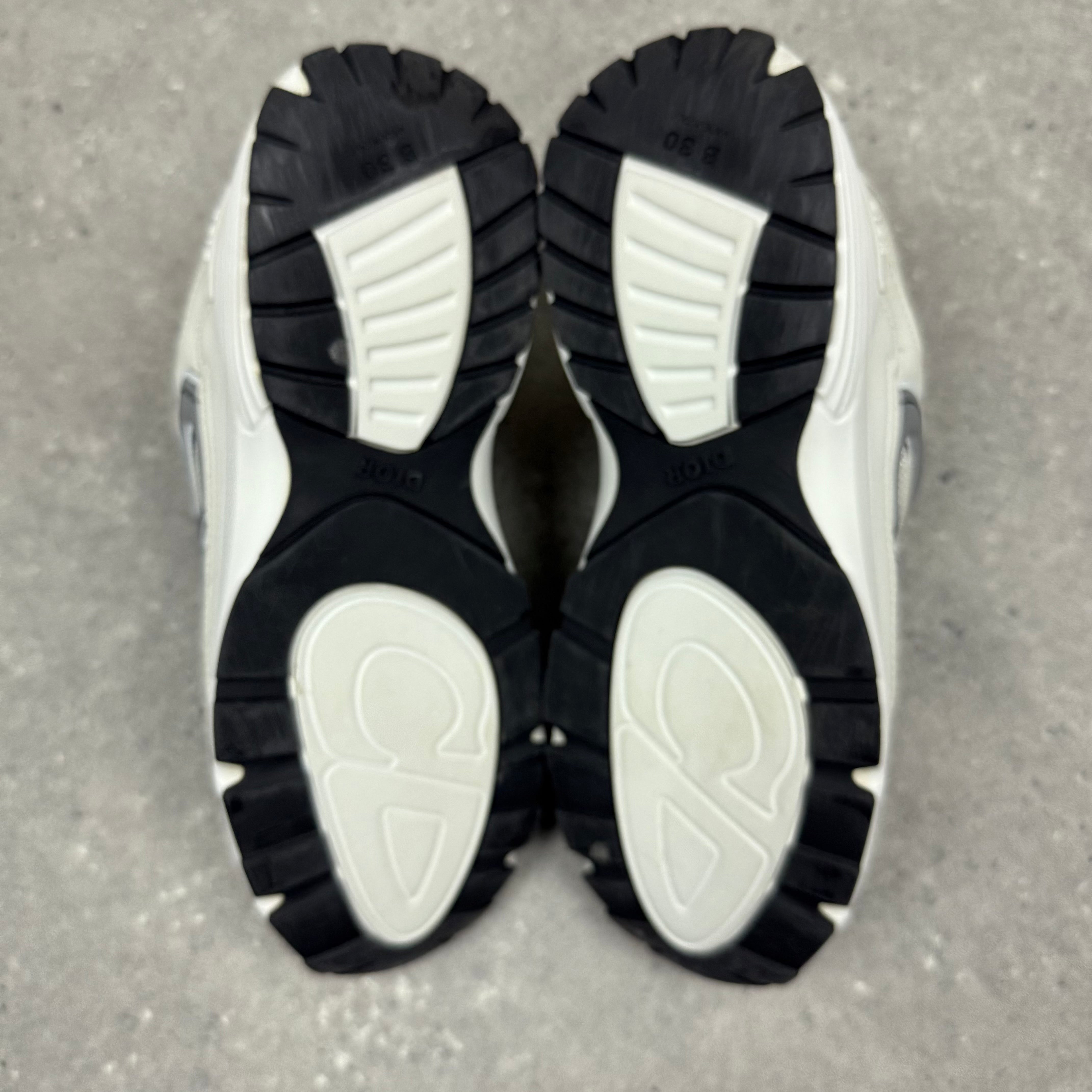 DIOR B30 WHITE - (EU 42 / UK 8)