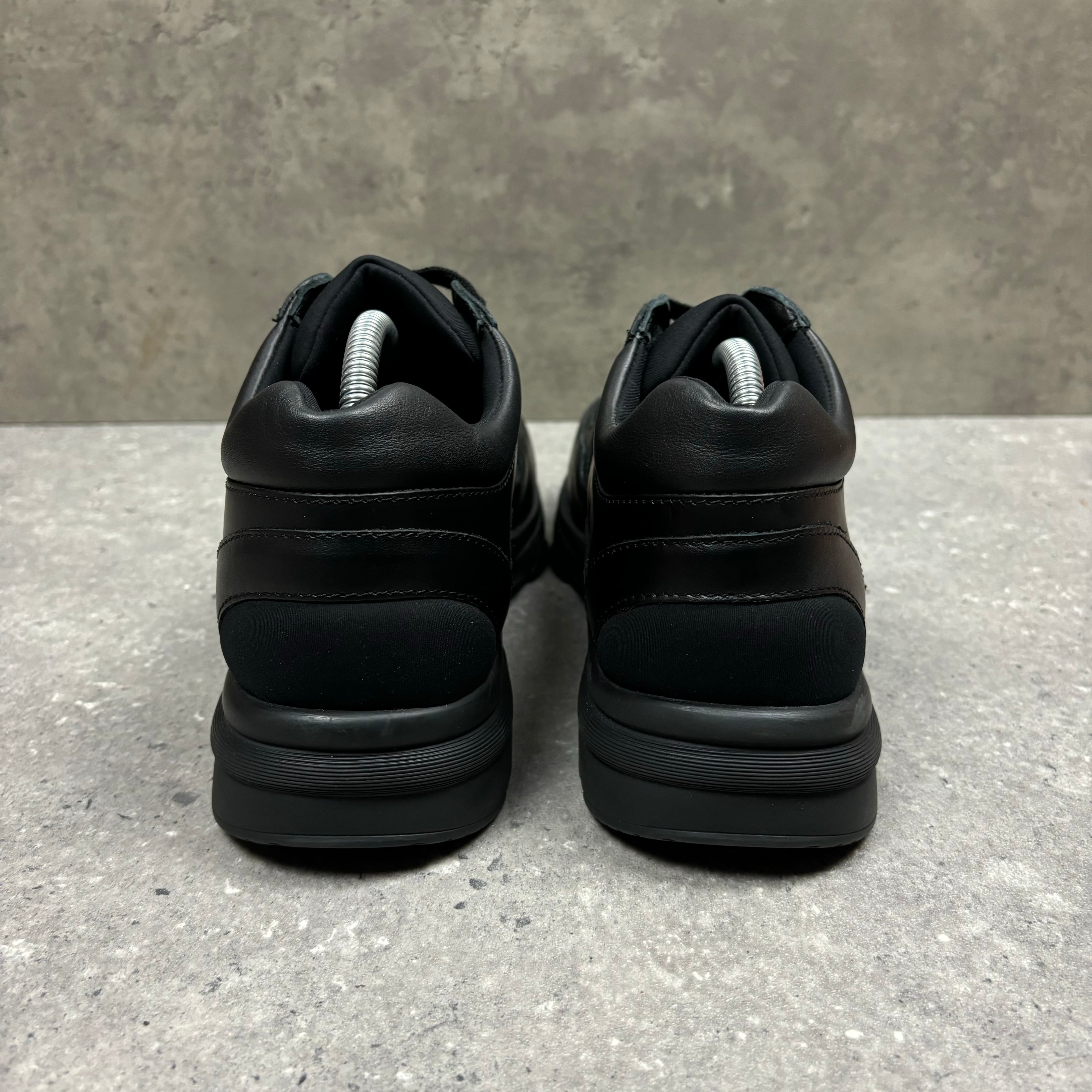 CHANEL RUNNERS - (EU 42 / UK 8)
