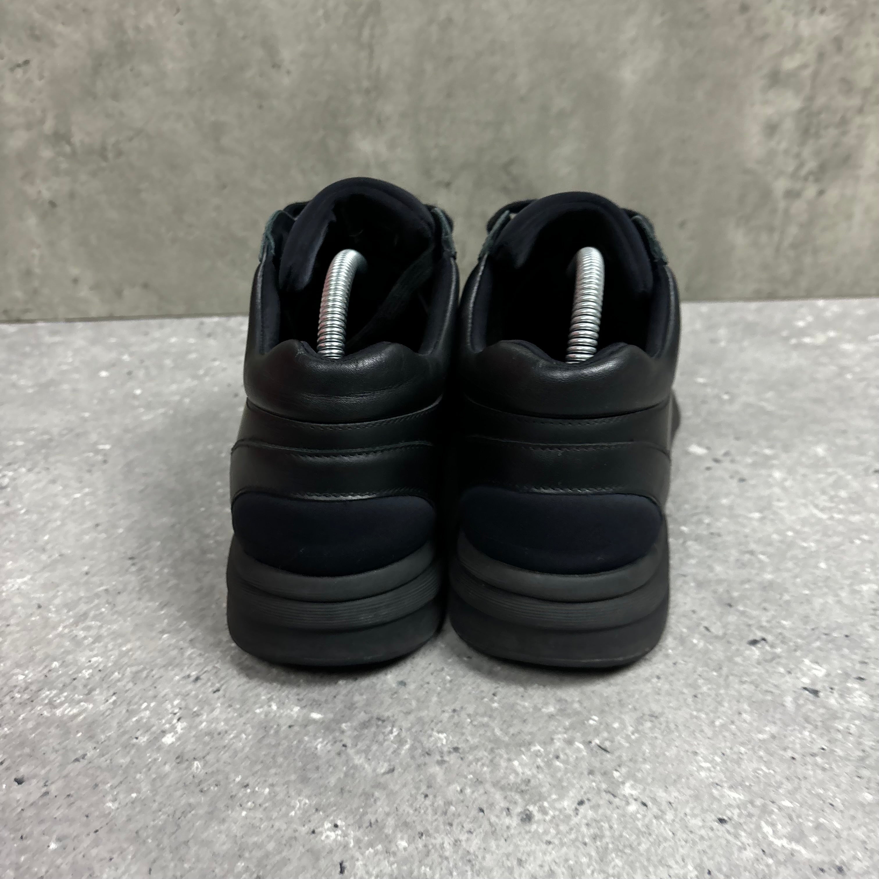 CHANEL RUNNERS - (EU 41 / UK 7)