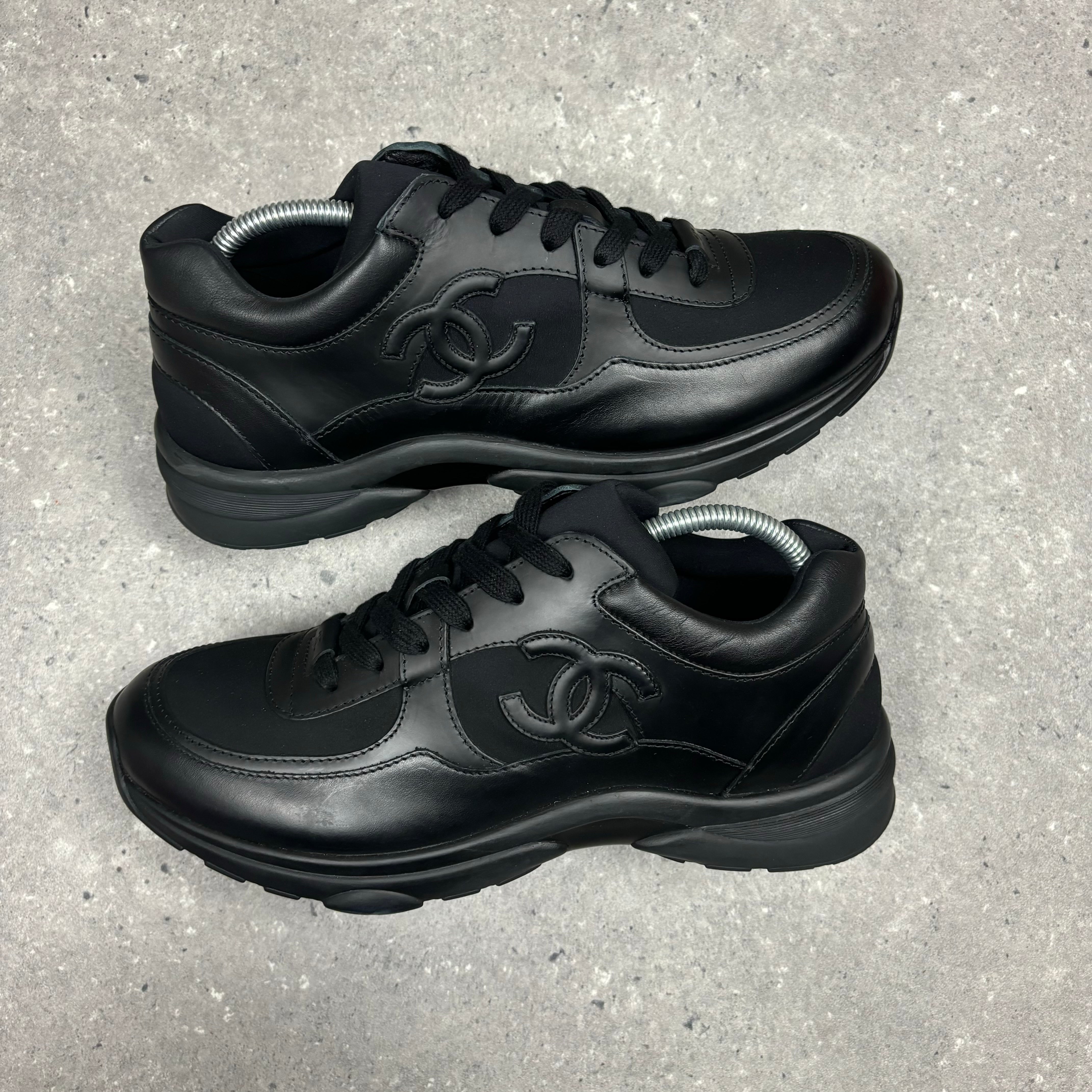 CHANEL RUNNERS - (EU 42 / UK 8)
