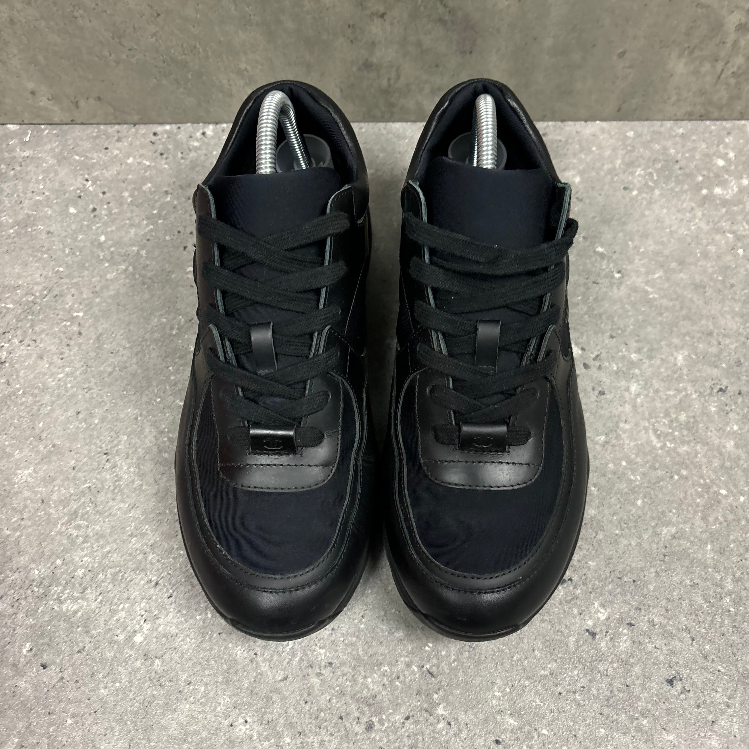CHANEL RUNNERS - (EU 41 / UK 7)