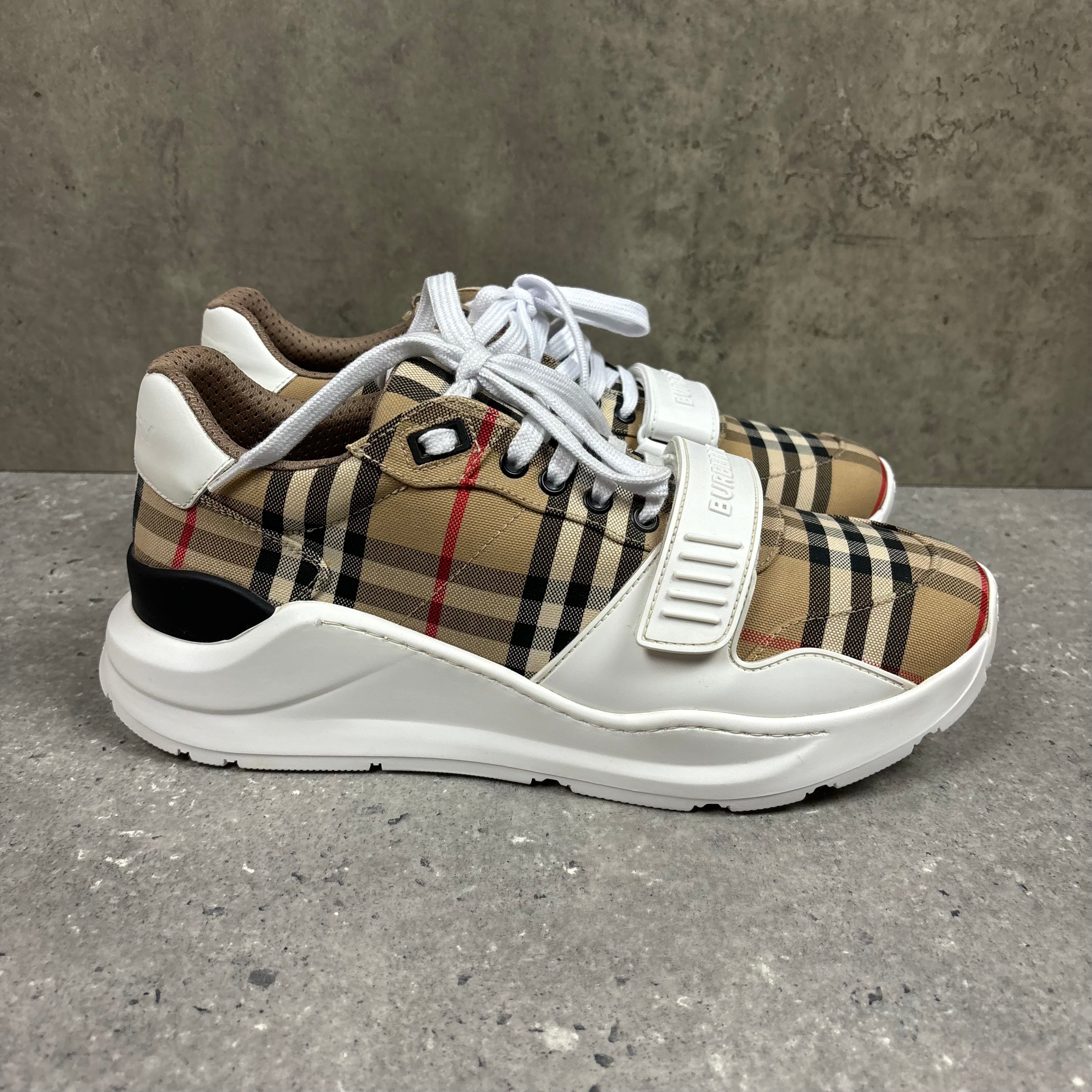 BURBERRY RAMSEY - EU43 / UK9