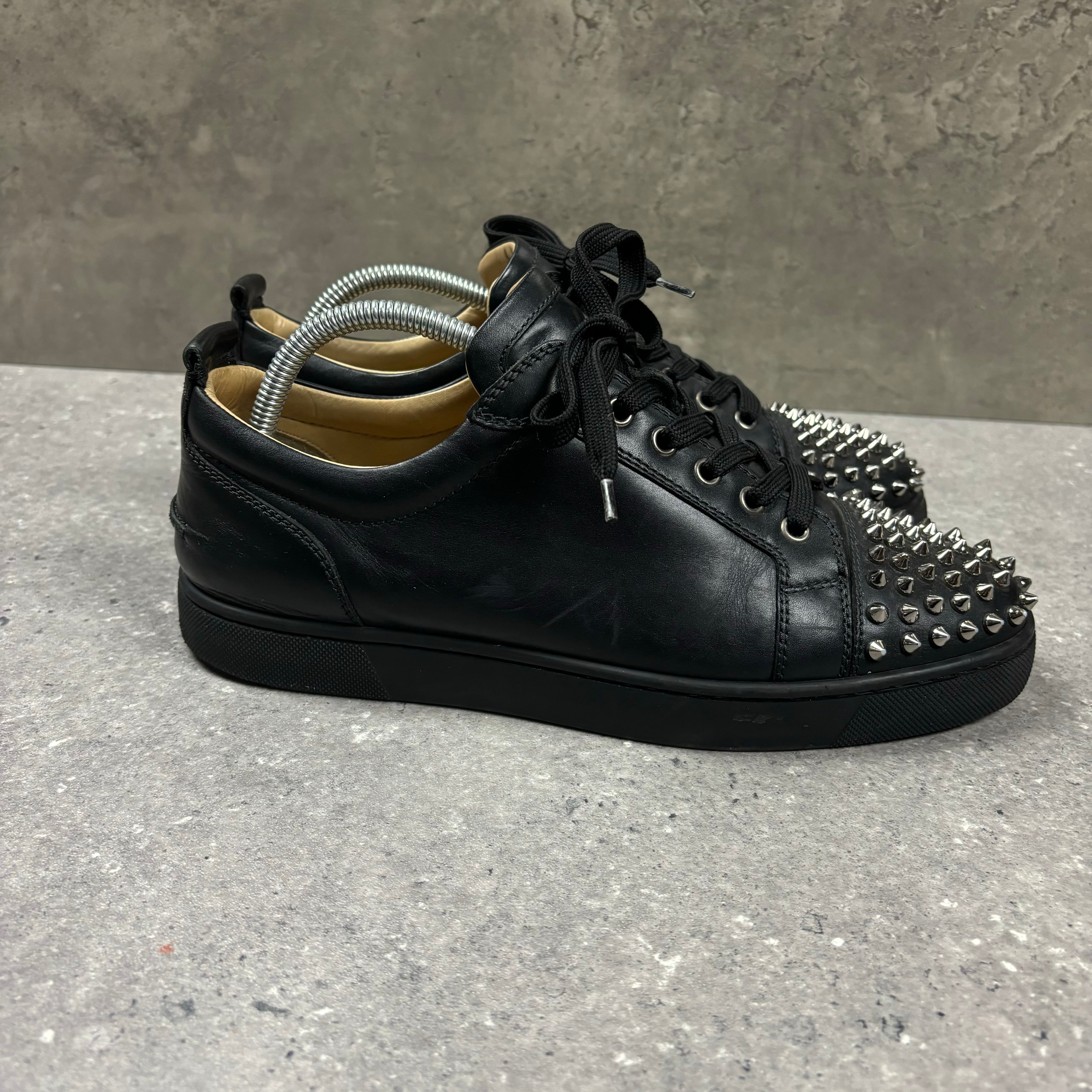 LOUBOUTIN LOW SPIKE - (EU42 / UK 8)