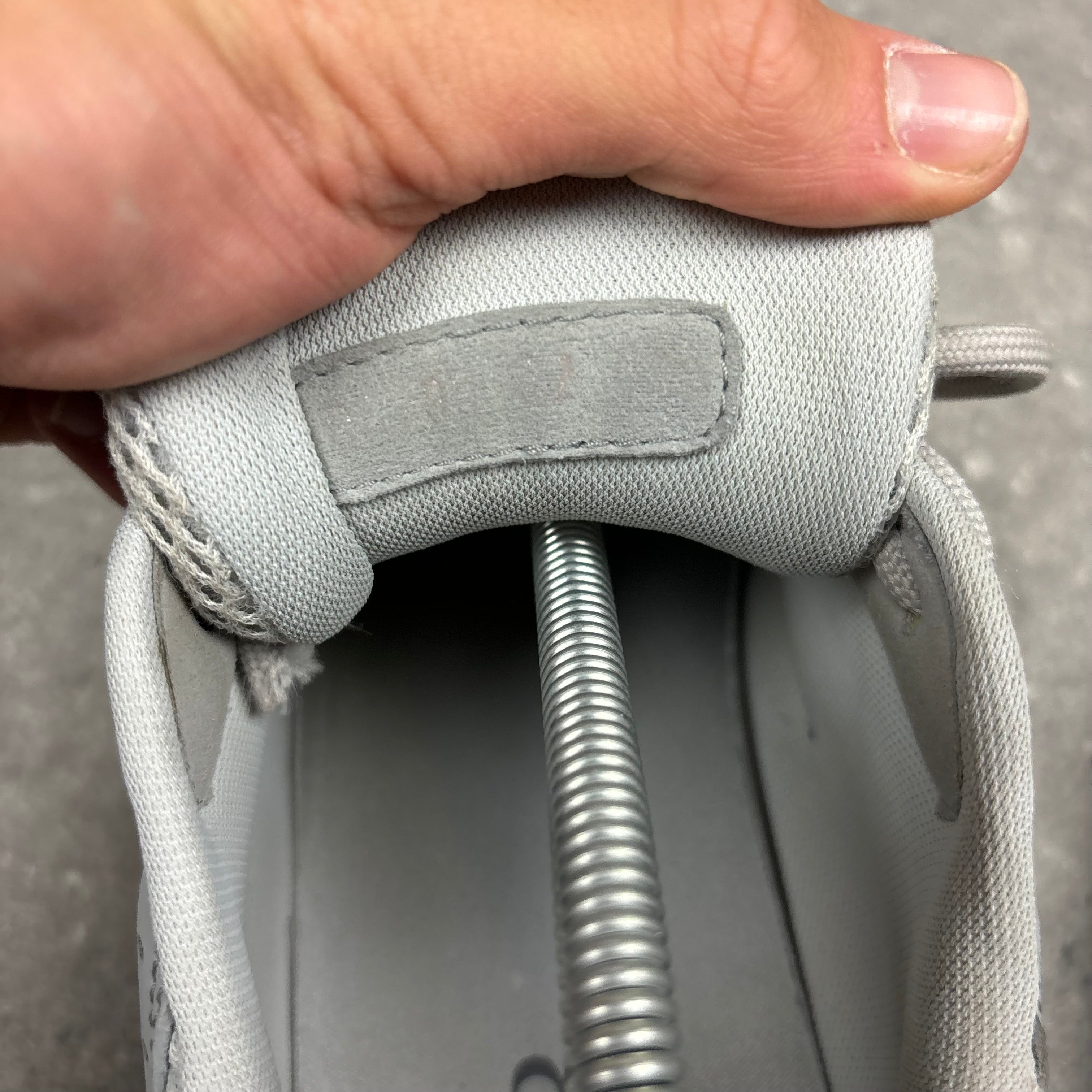 DIOR B22 GREY - (EU42 / UK8)