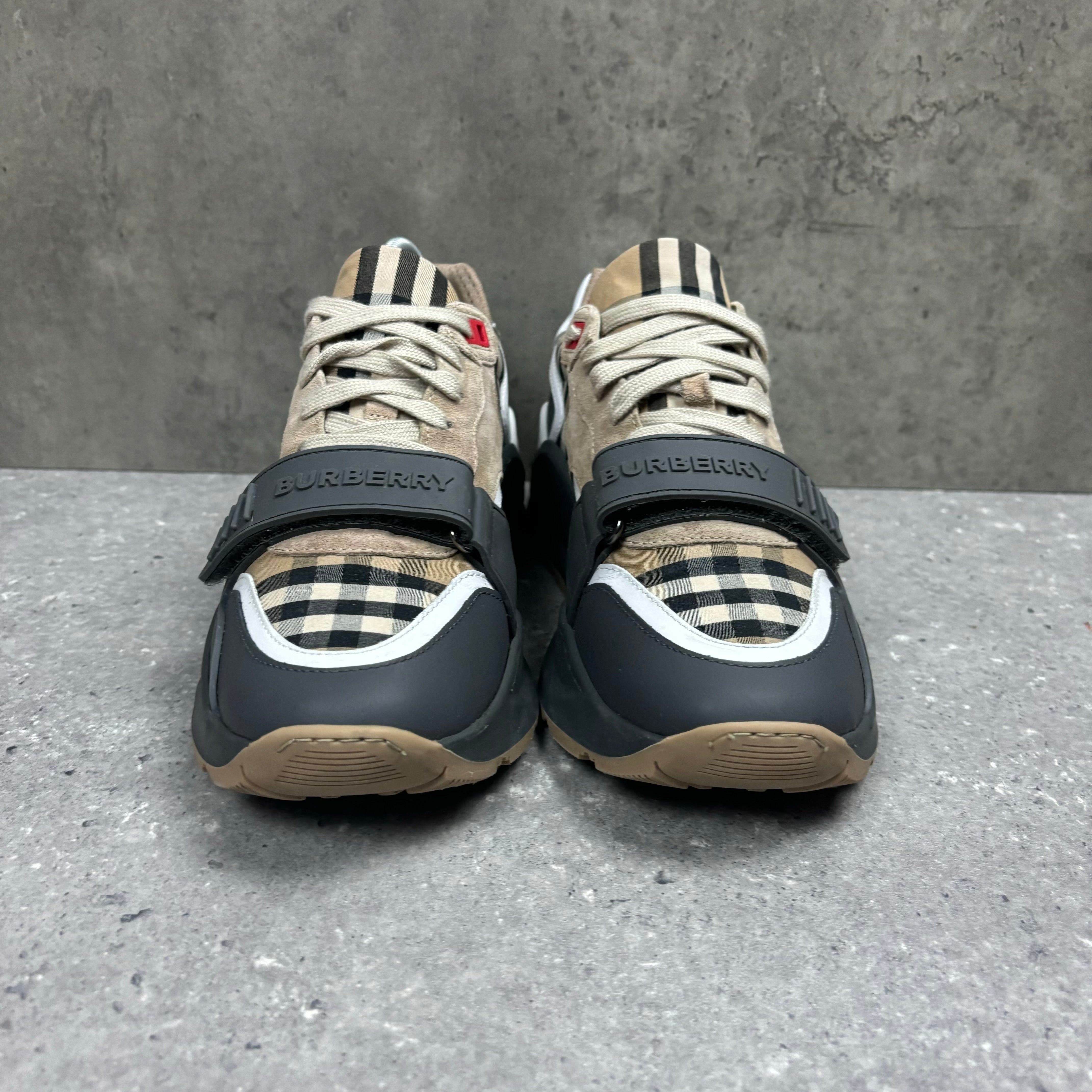 BURBERRY TRAINERS WHITE - (UK 6)