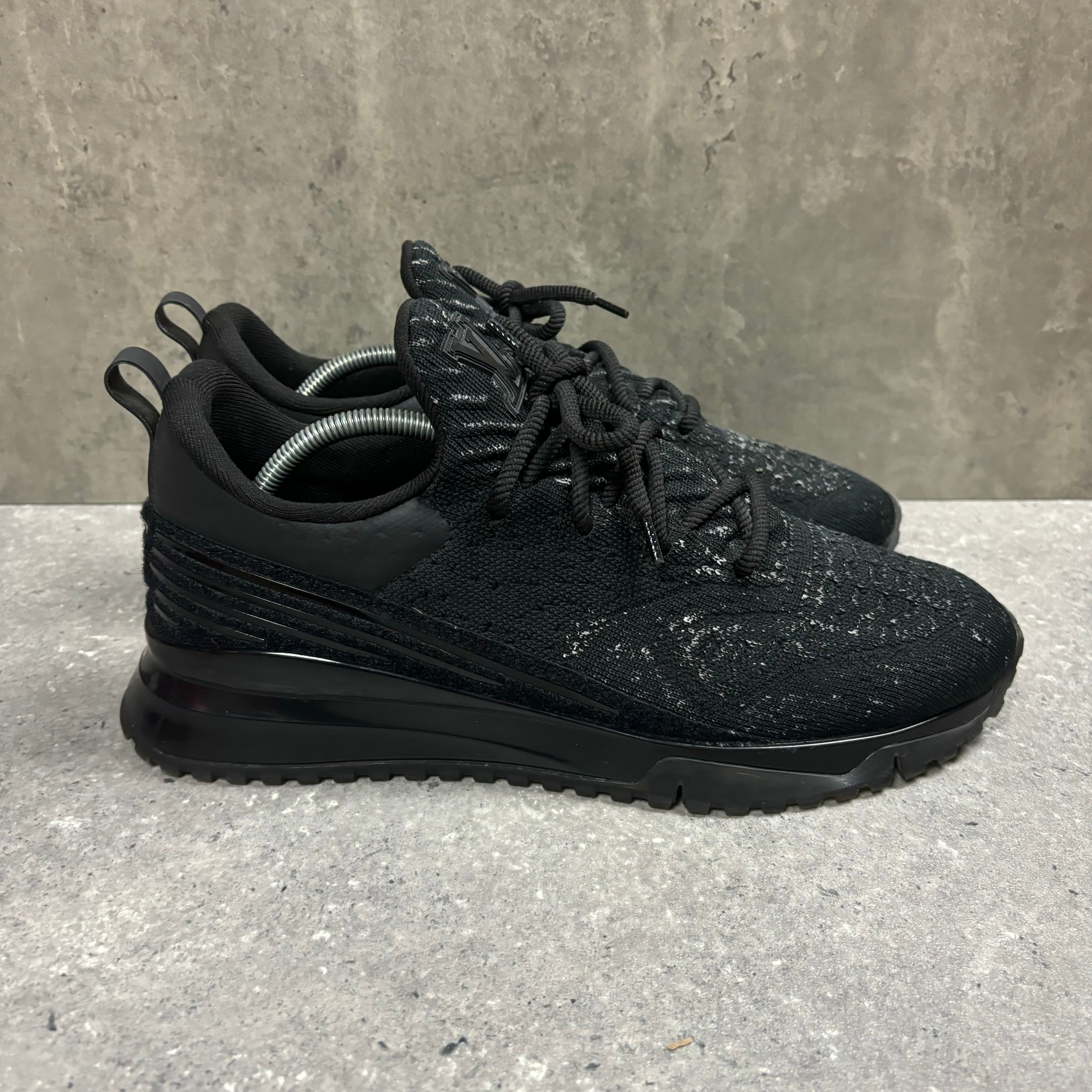 LOUIS VUITTON VNR - EU 43.5 (FITS UK 10.5)