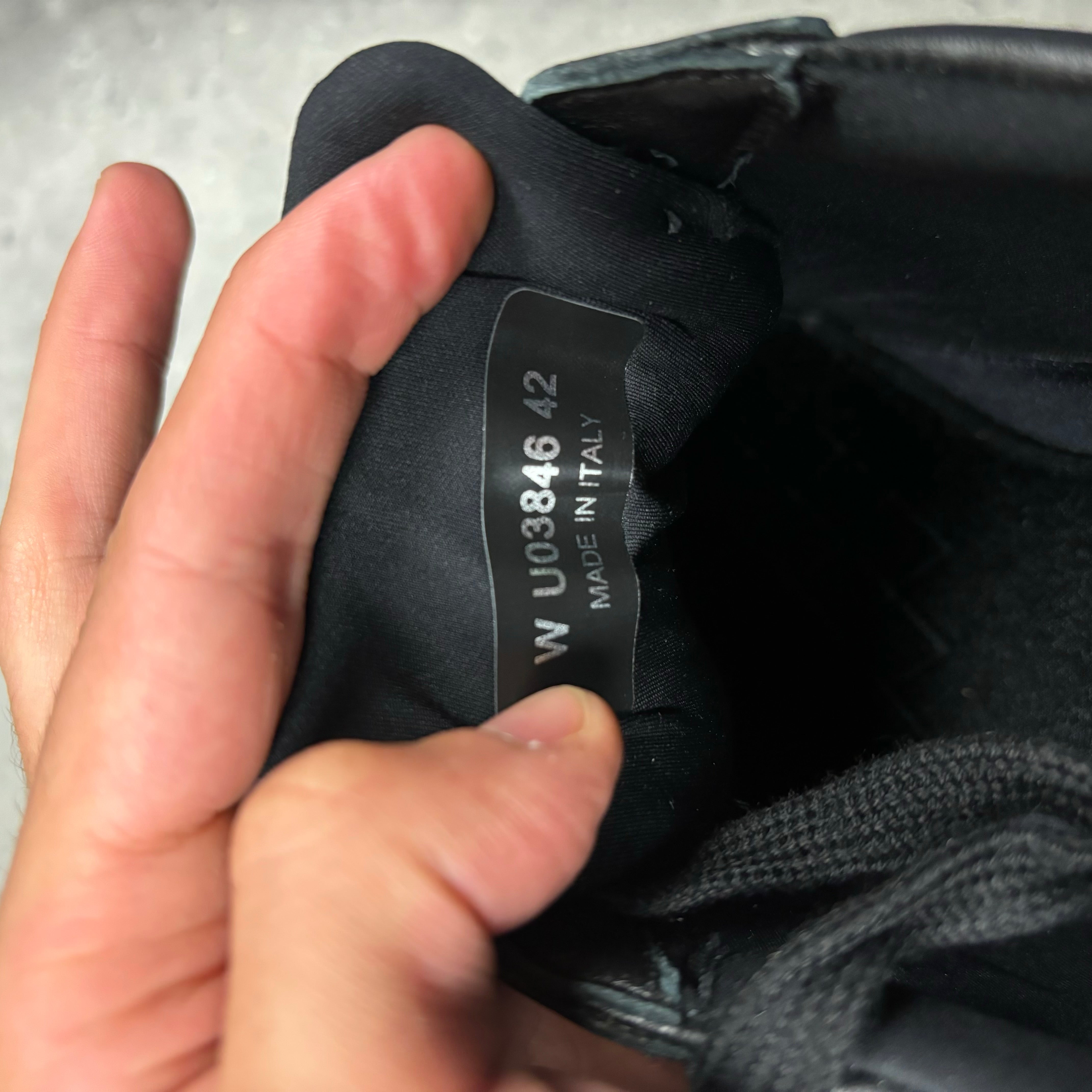 CHANEL RUNNERS - (EU 42 / UK 8)