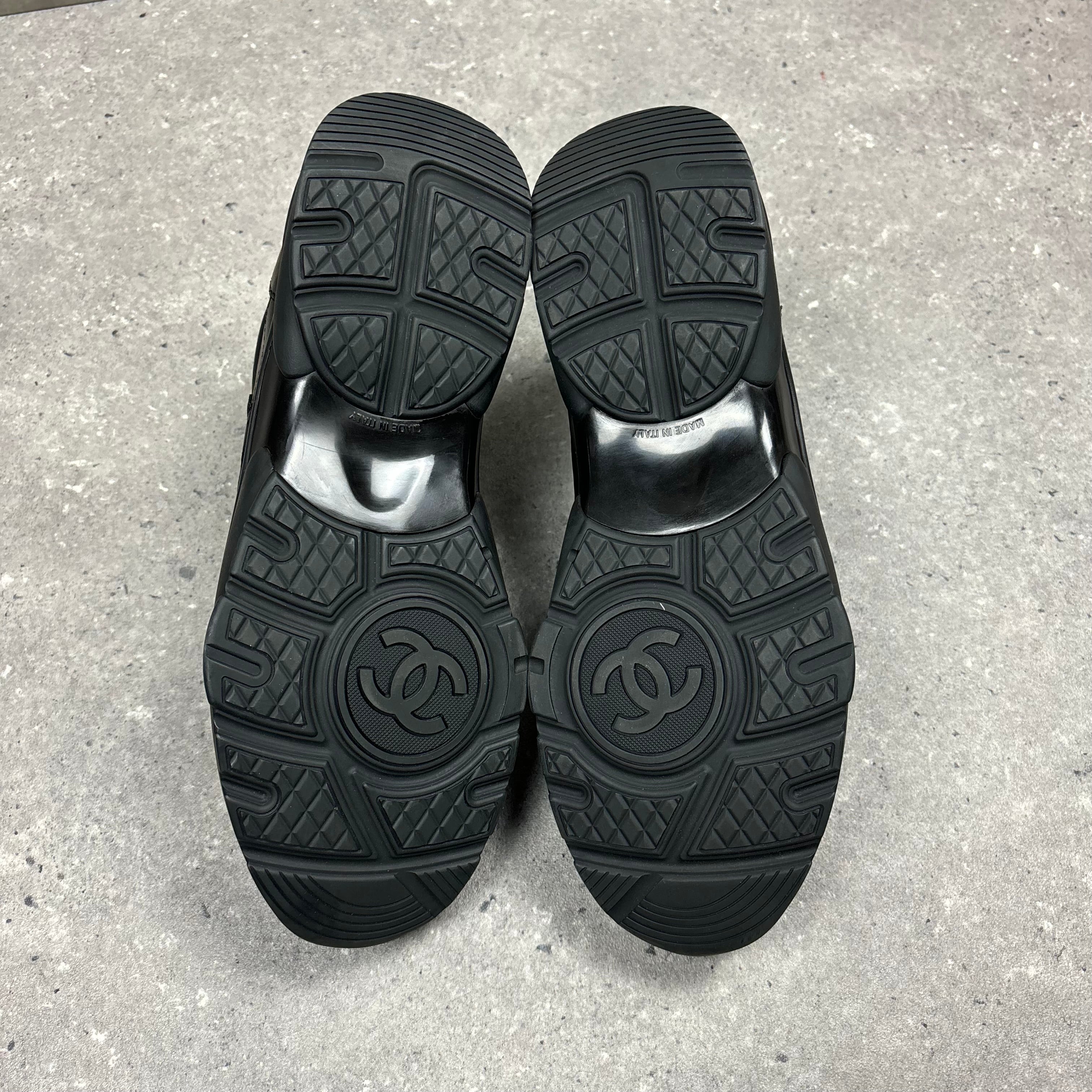 CHANEL RUNNERS - (EU 42 / UK 8)