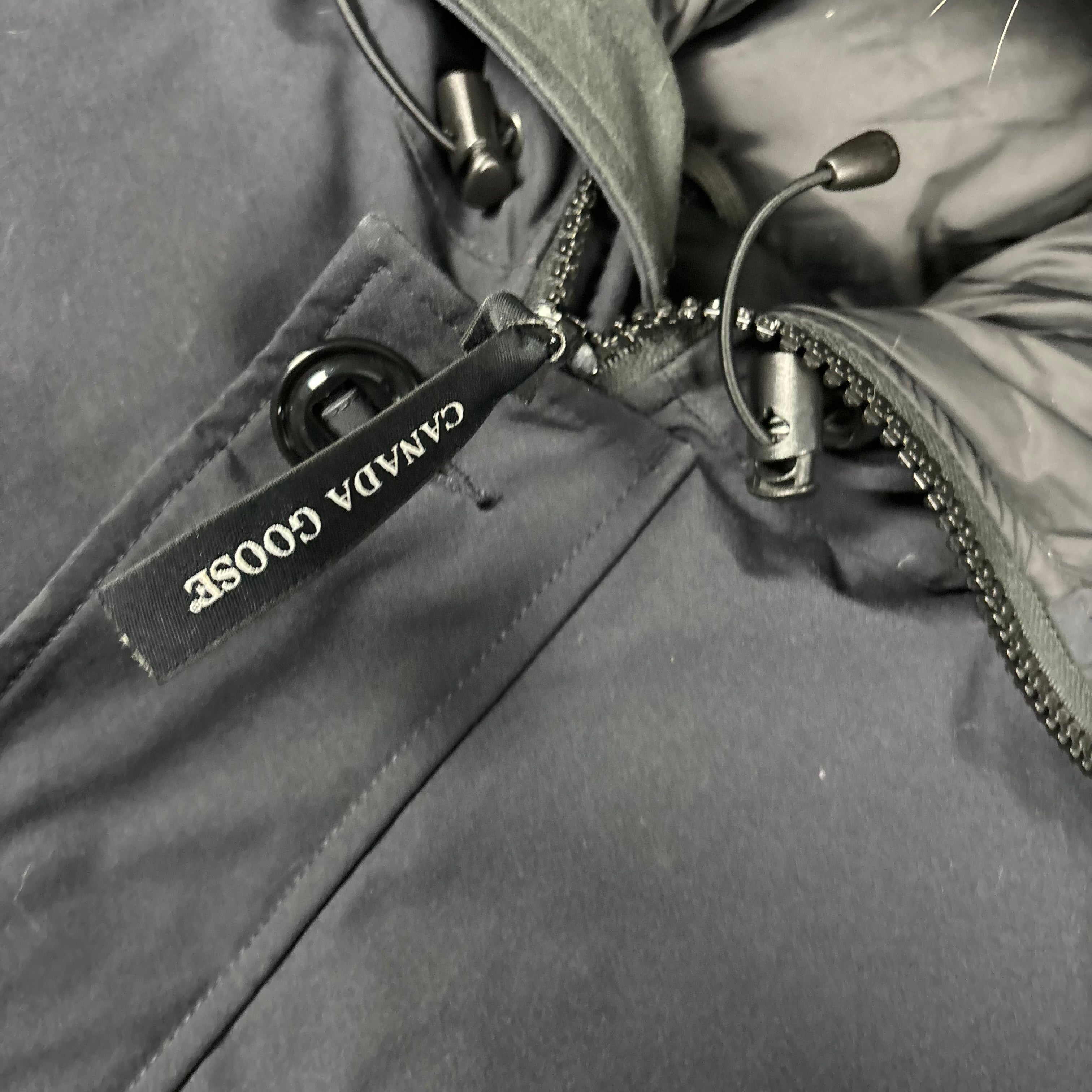 CANADA GOOSE CHATEAU PARKA - SMALL