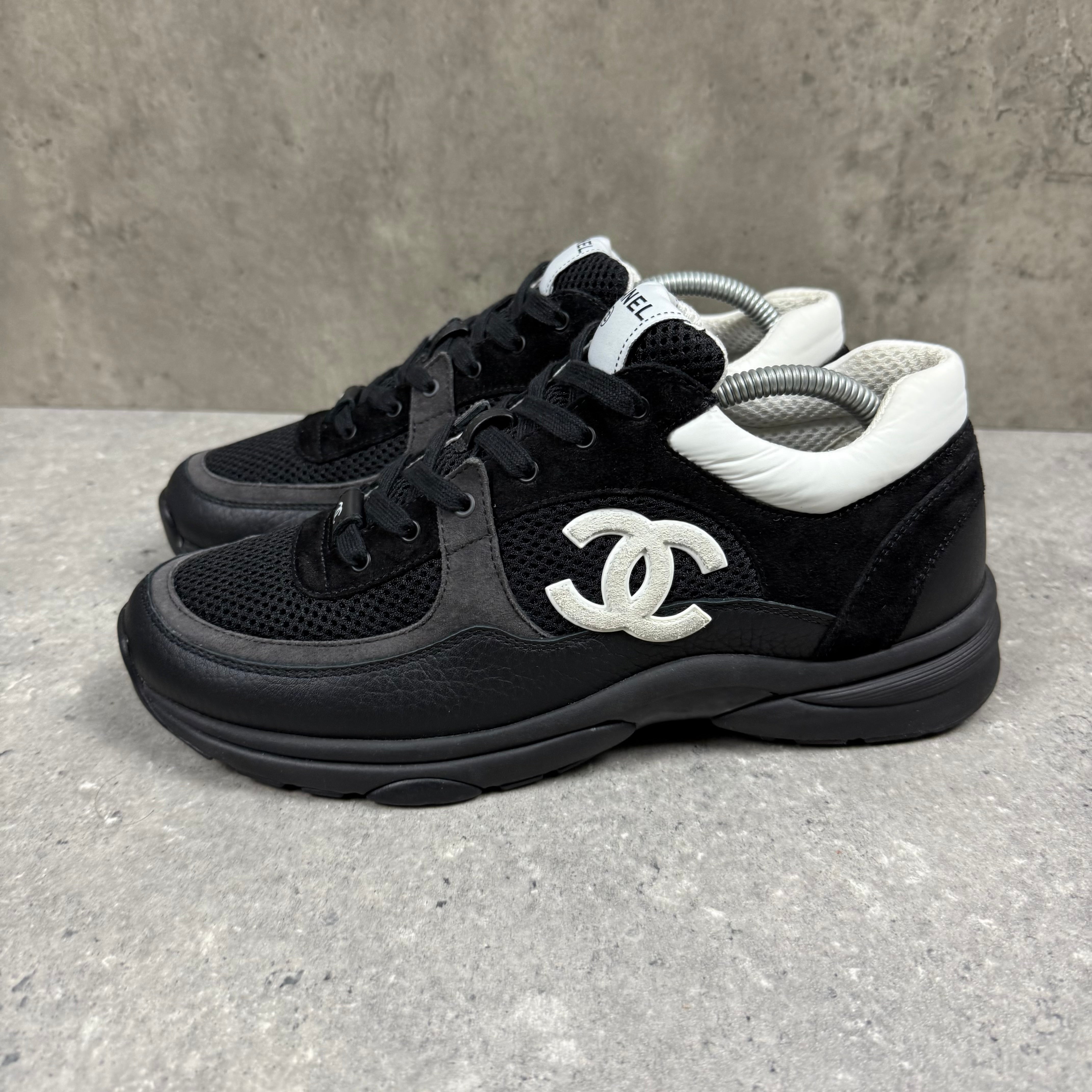 CHANEL RUNNERS - (EU42 / UK8)