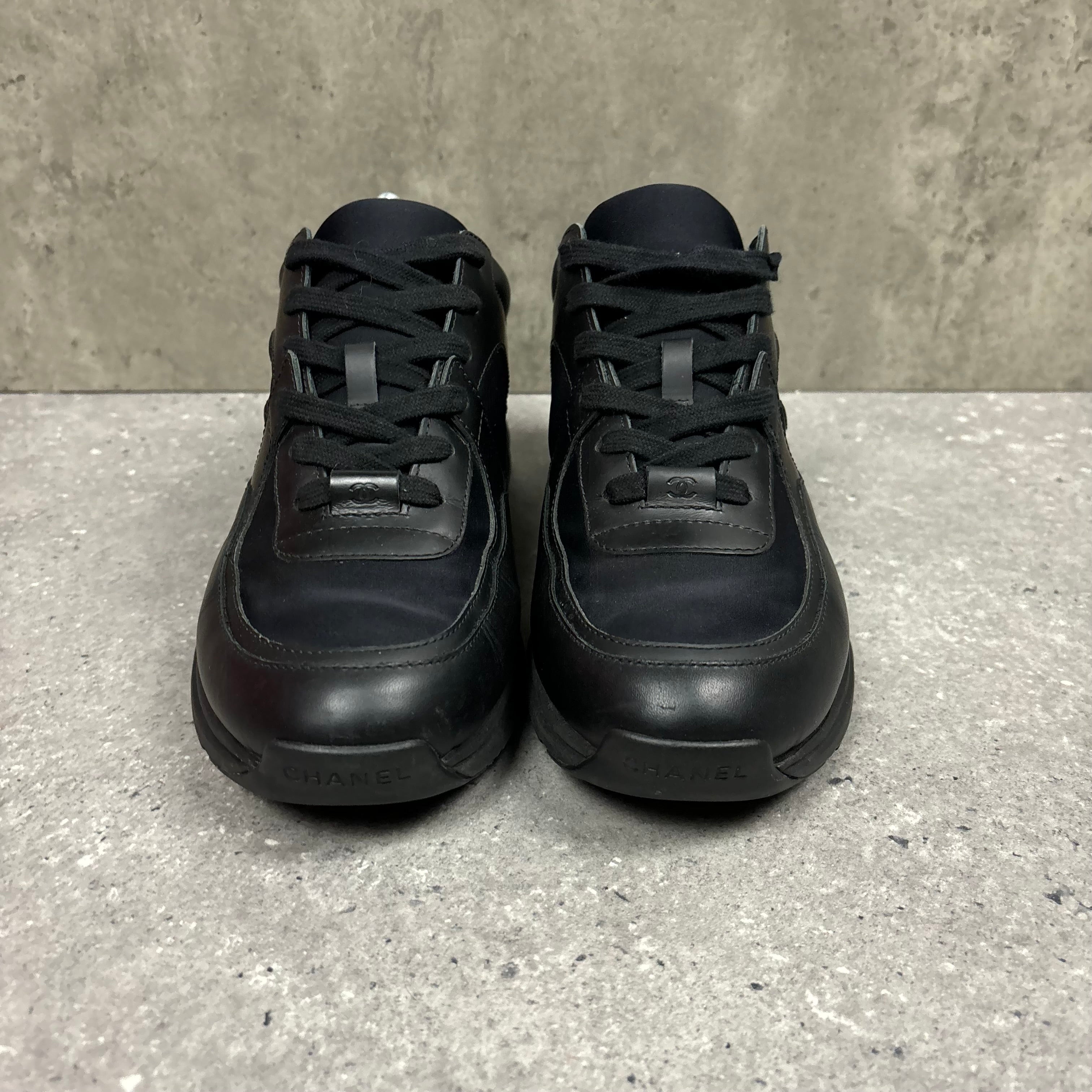 CHANEL RUNNERS - (EU 41 / UK 7)