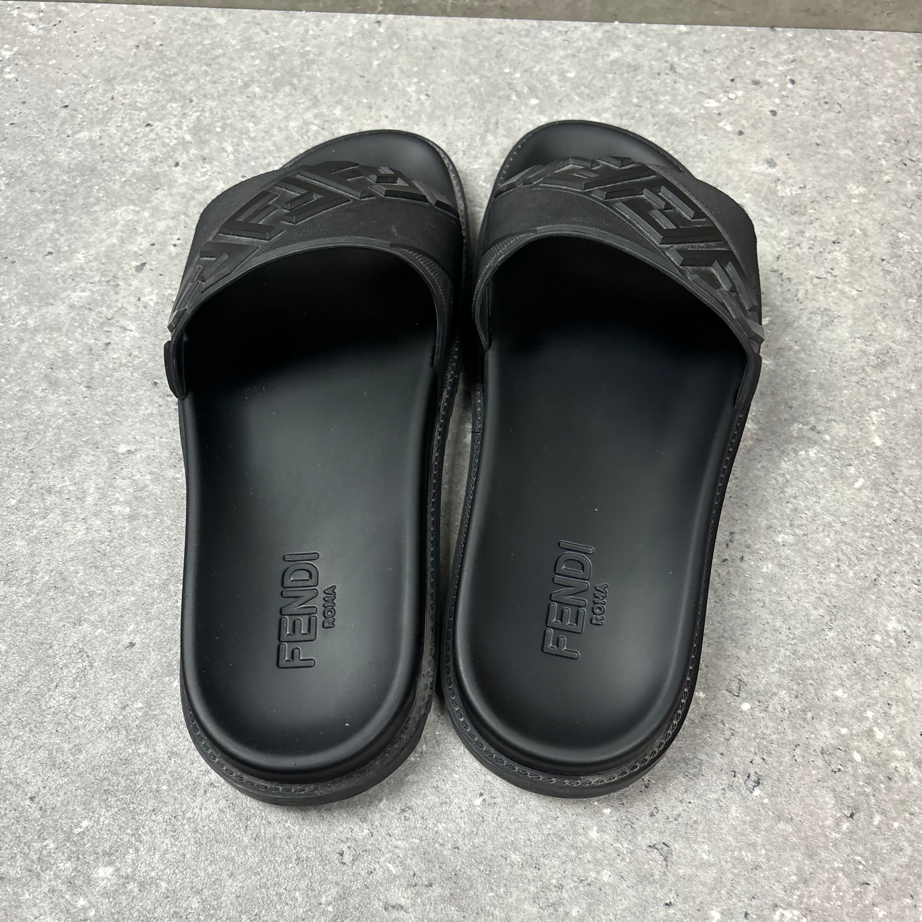 FENDI SLIDERS EU41 (FITS UK 8)