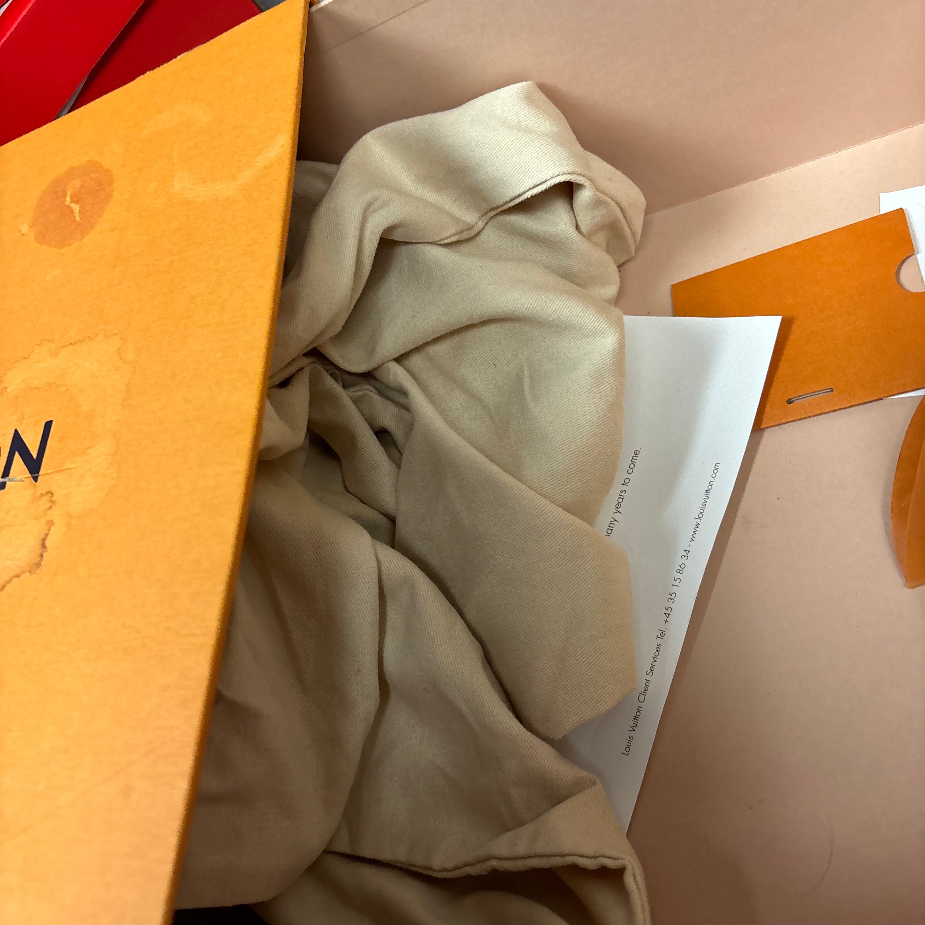 LOUIS VUITTON LUXEMBOURG - EU 43.5 (FITS UK 10.5)