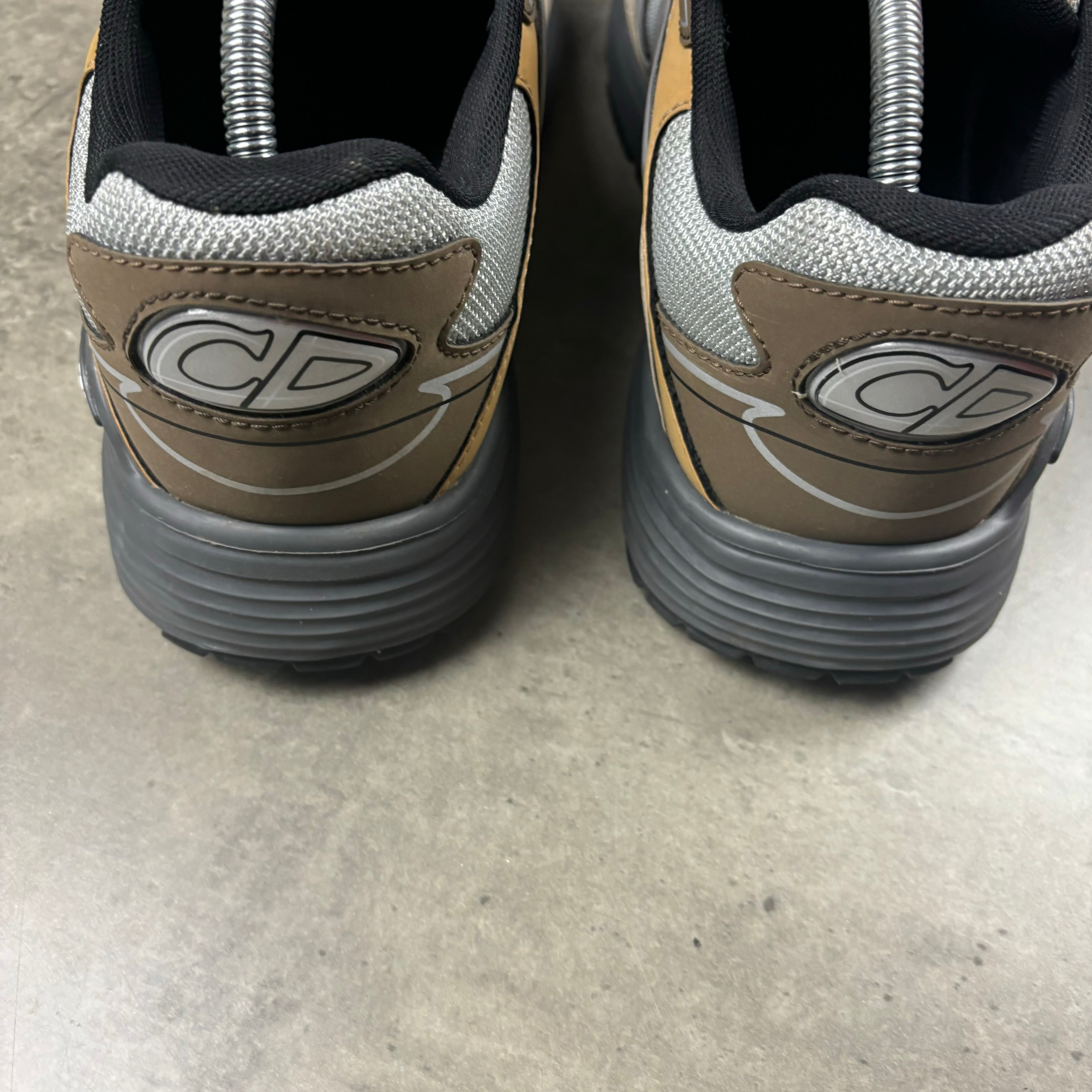 DIOR B30 BROWN - (EU44 / UK 10)