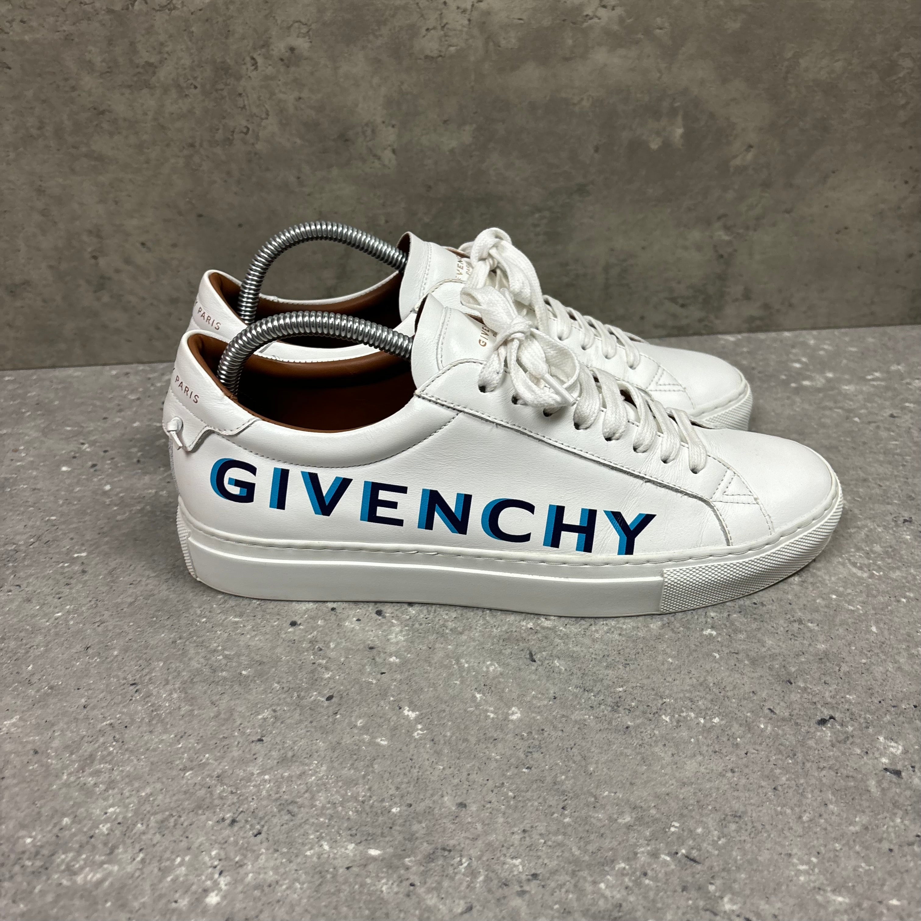 GIVENCHY TRAINERS WHITE - EU39 ( FIT UK 6 )