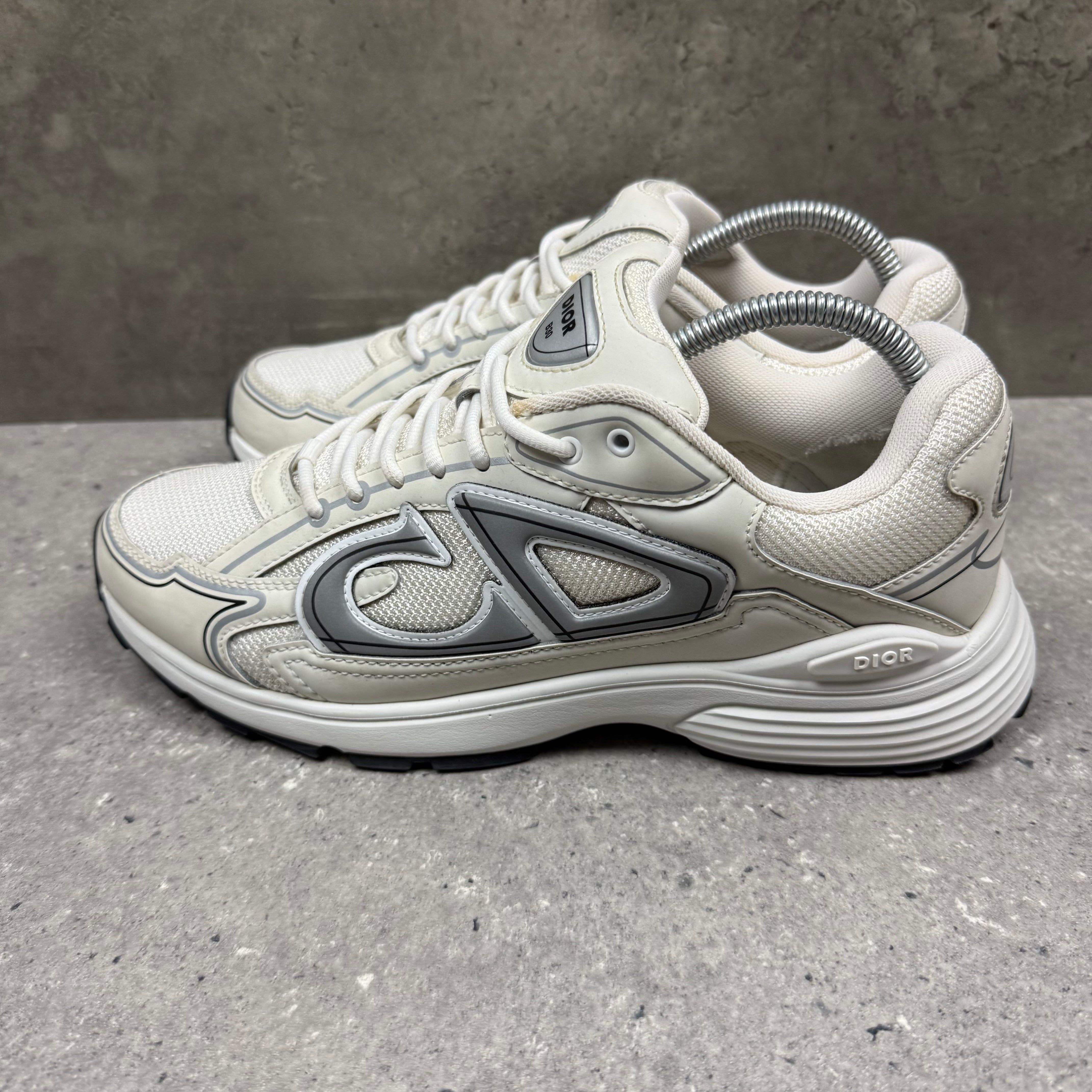 DIOR B30 WHITE - (EU 42 / UK 8)
