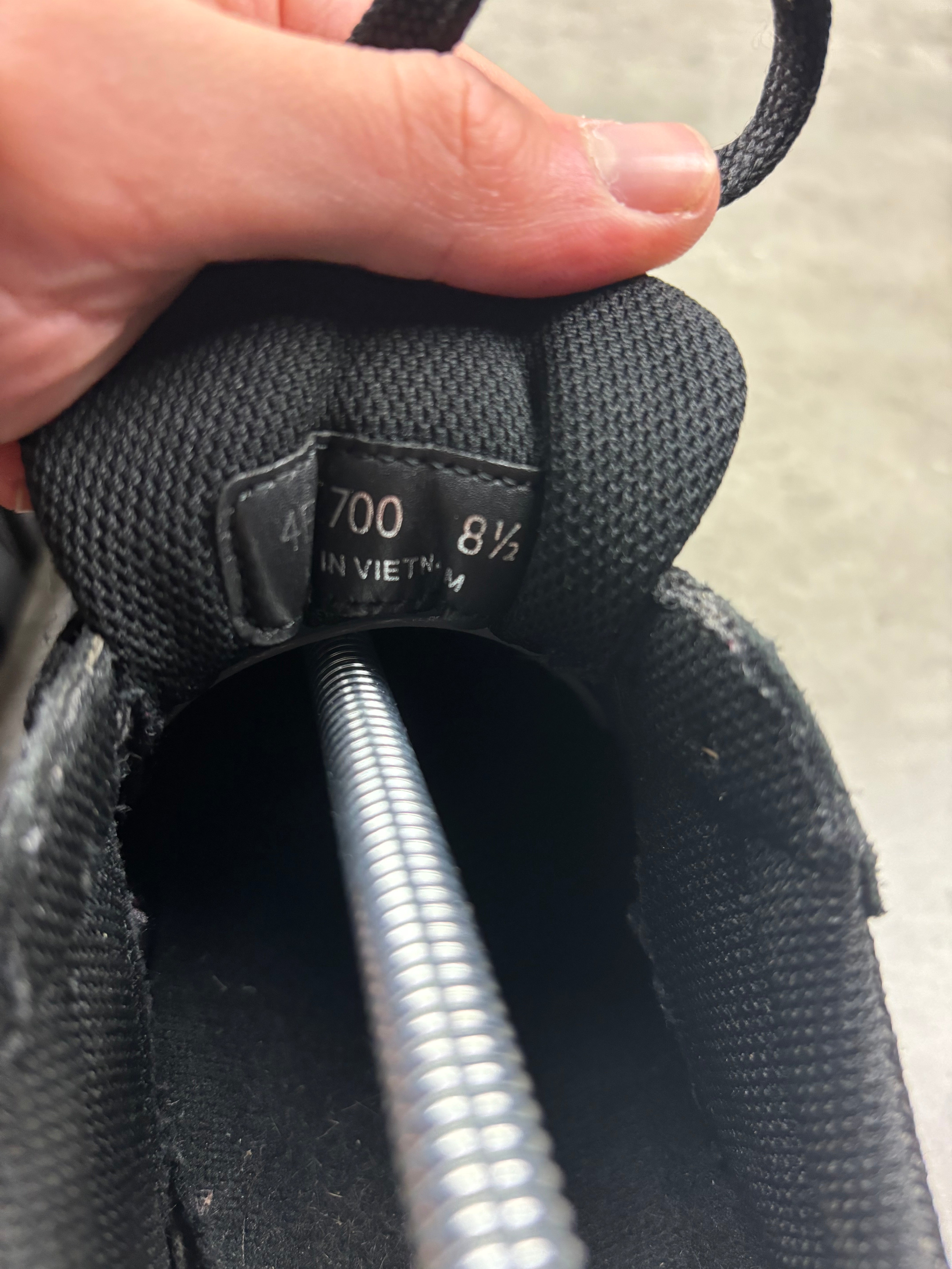 PRADA RUNNERS EU 42.5 (FITS UK 9)