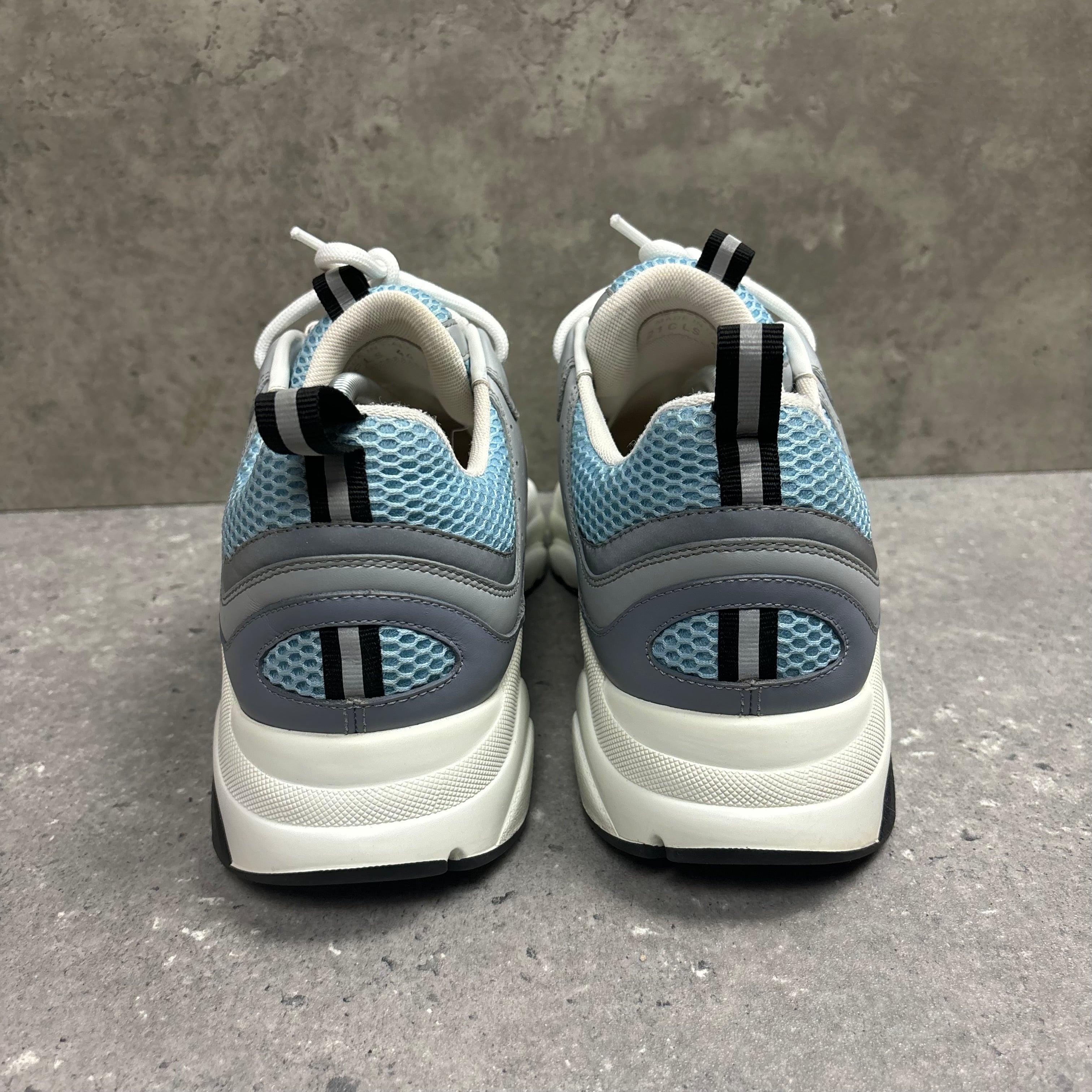 DIOR B22 BABY BLUE - (EU44 / UK10)