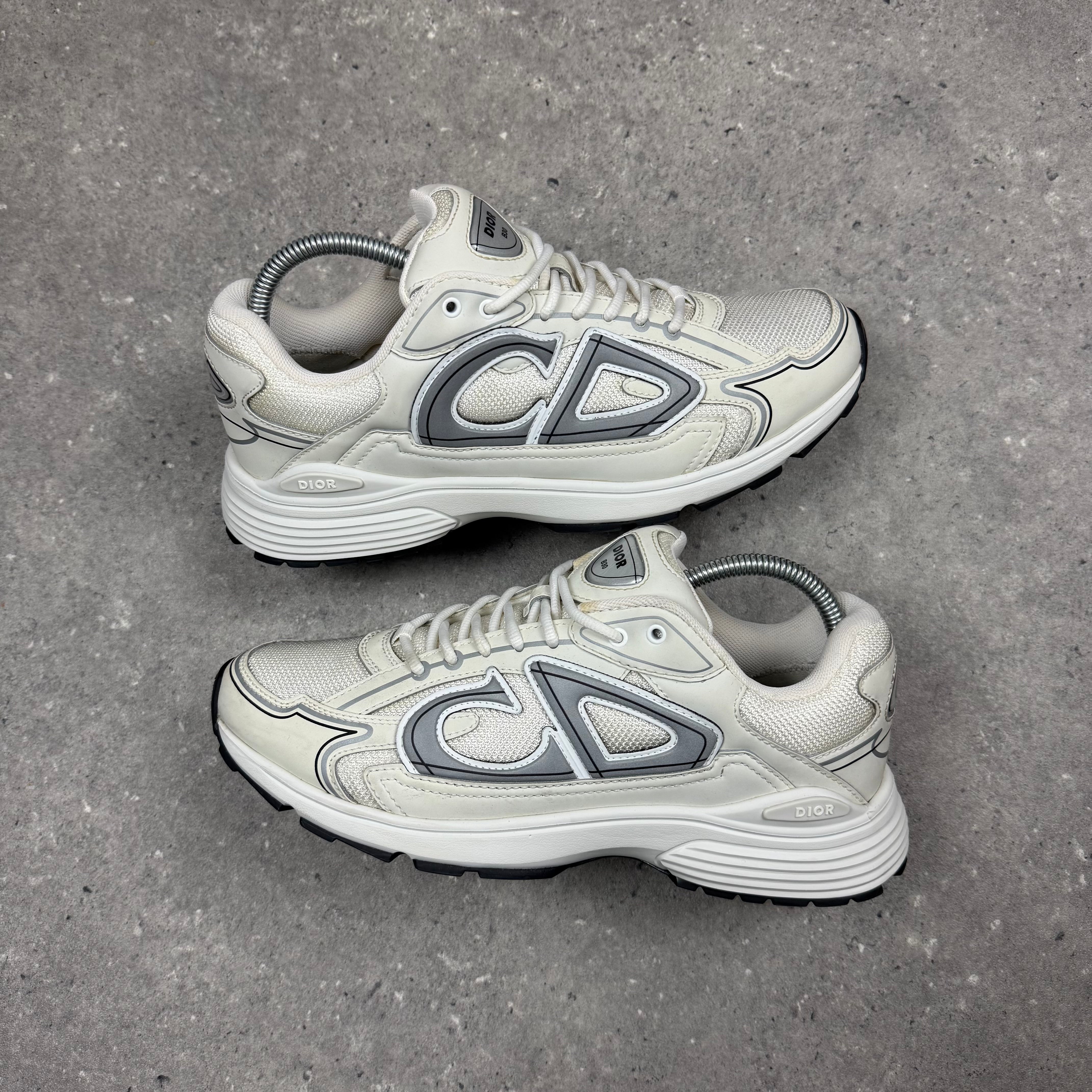 DIOR B30 WHITE - (EU 42 / UK 8)