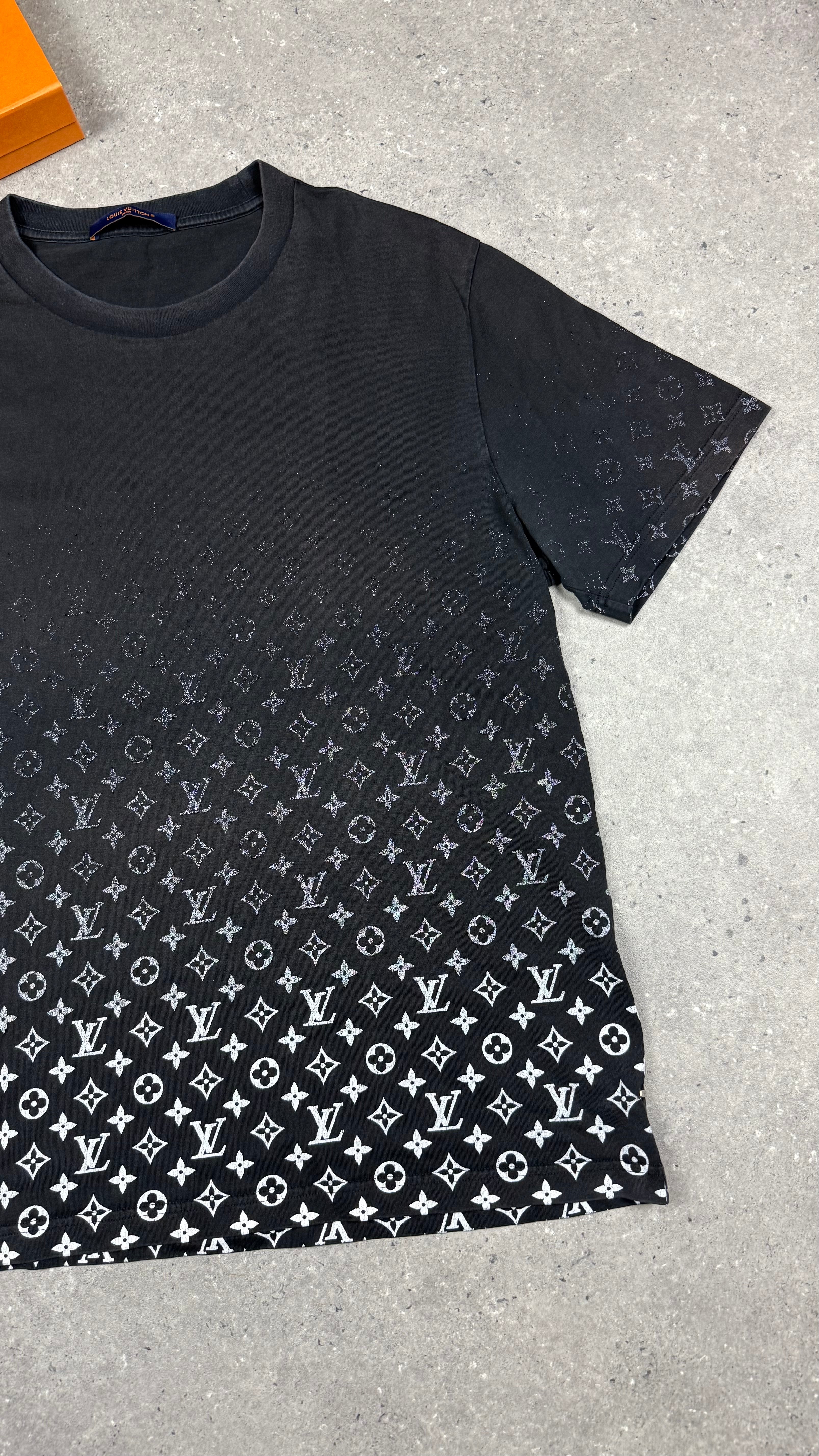 LOUIS VUITTON GRADIENT T-SHIRT - (FITS XL)