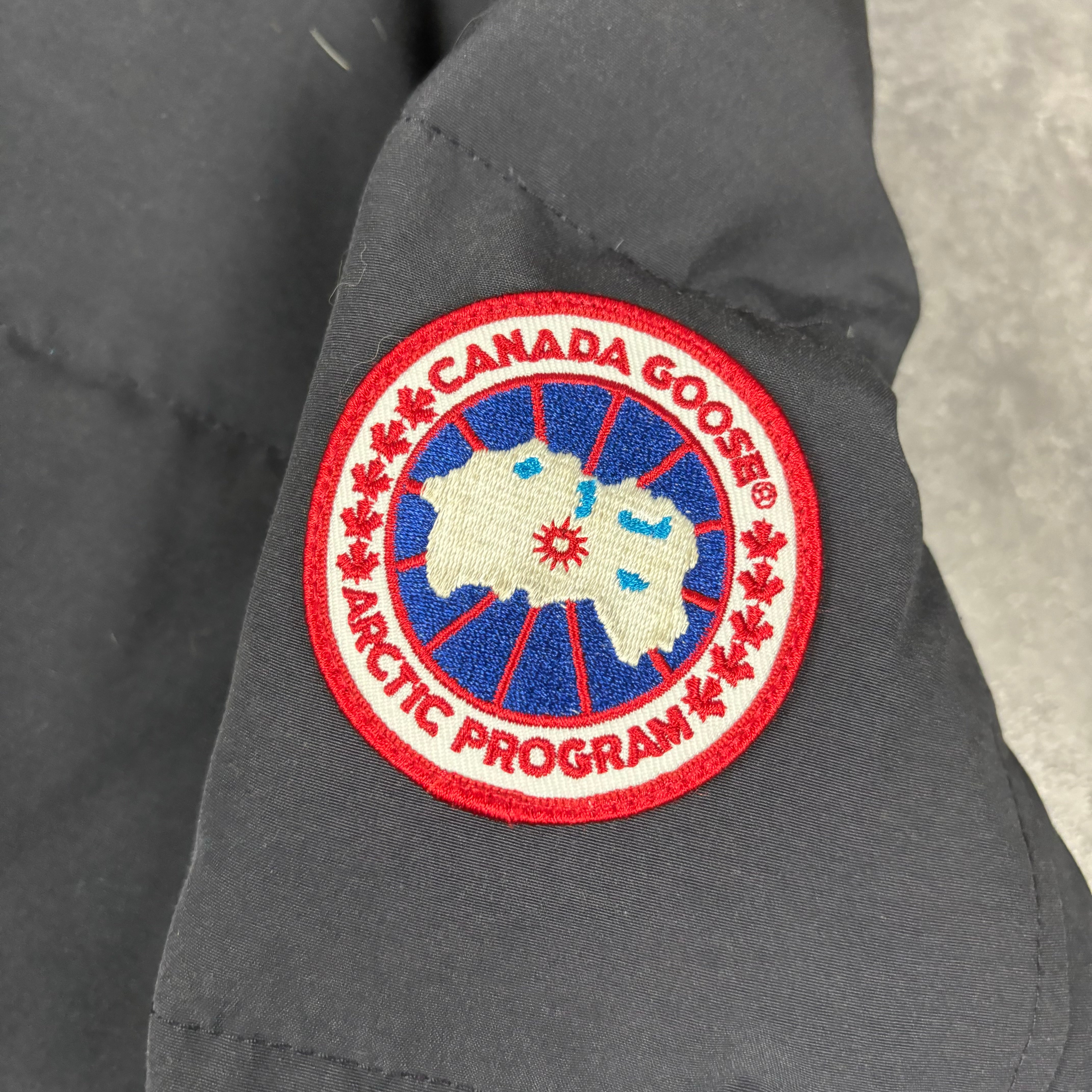 CANADA GOOSE CARSON PARKA - (M)