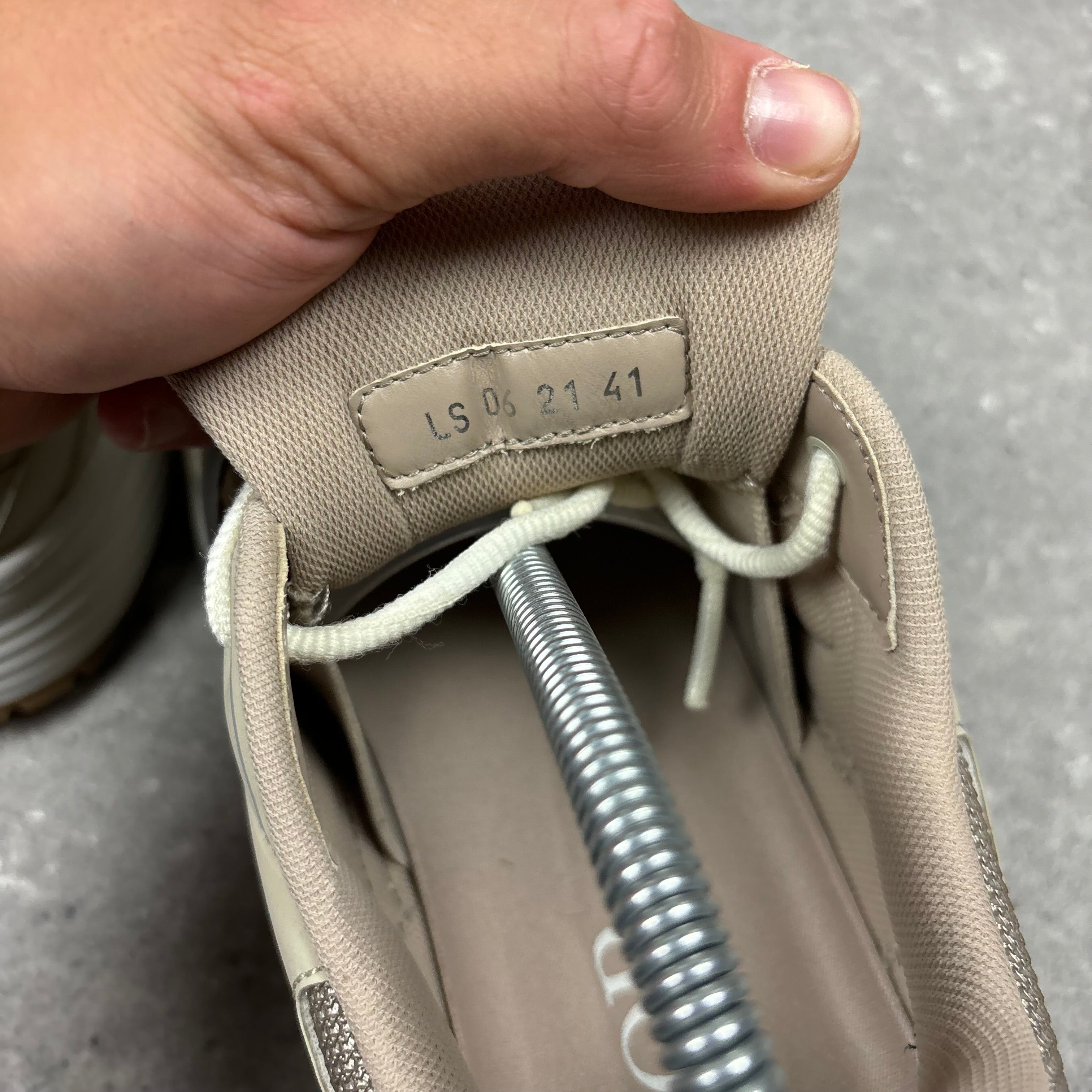 DIOR B30 BEIGE - (EU 41 / UK 7)