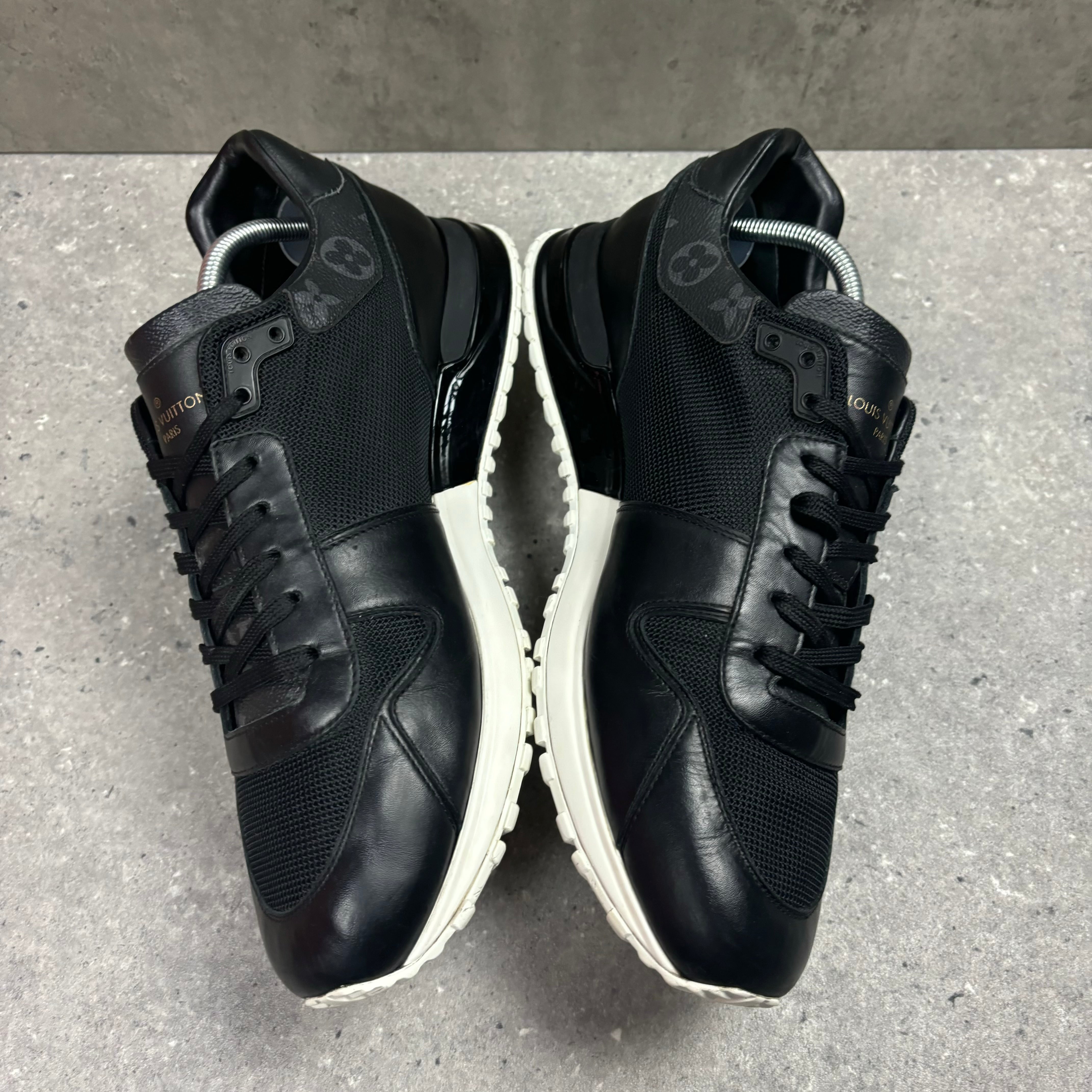 LOUIS VUITTON RUNAWAY BLACK/WHITE - EU 44 (FITS UK 11)