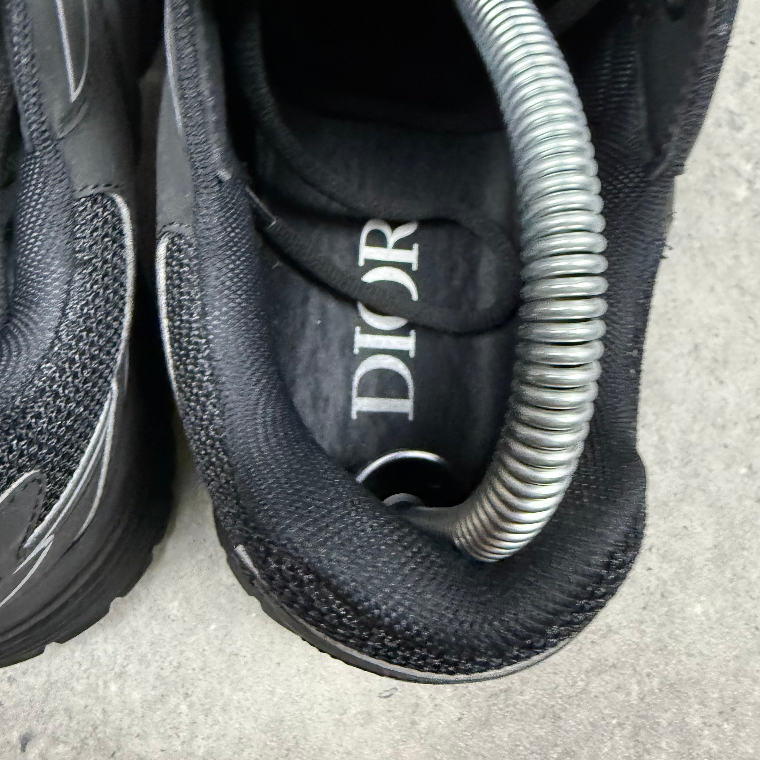 DIOR B30 BLACK - (EU 41 / UK 7)