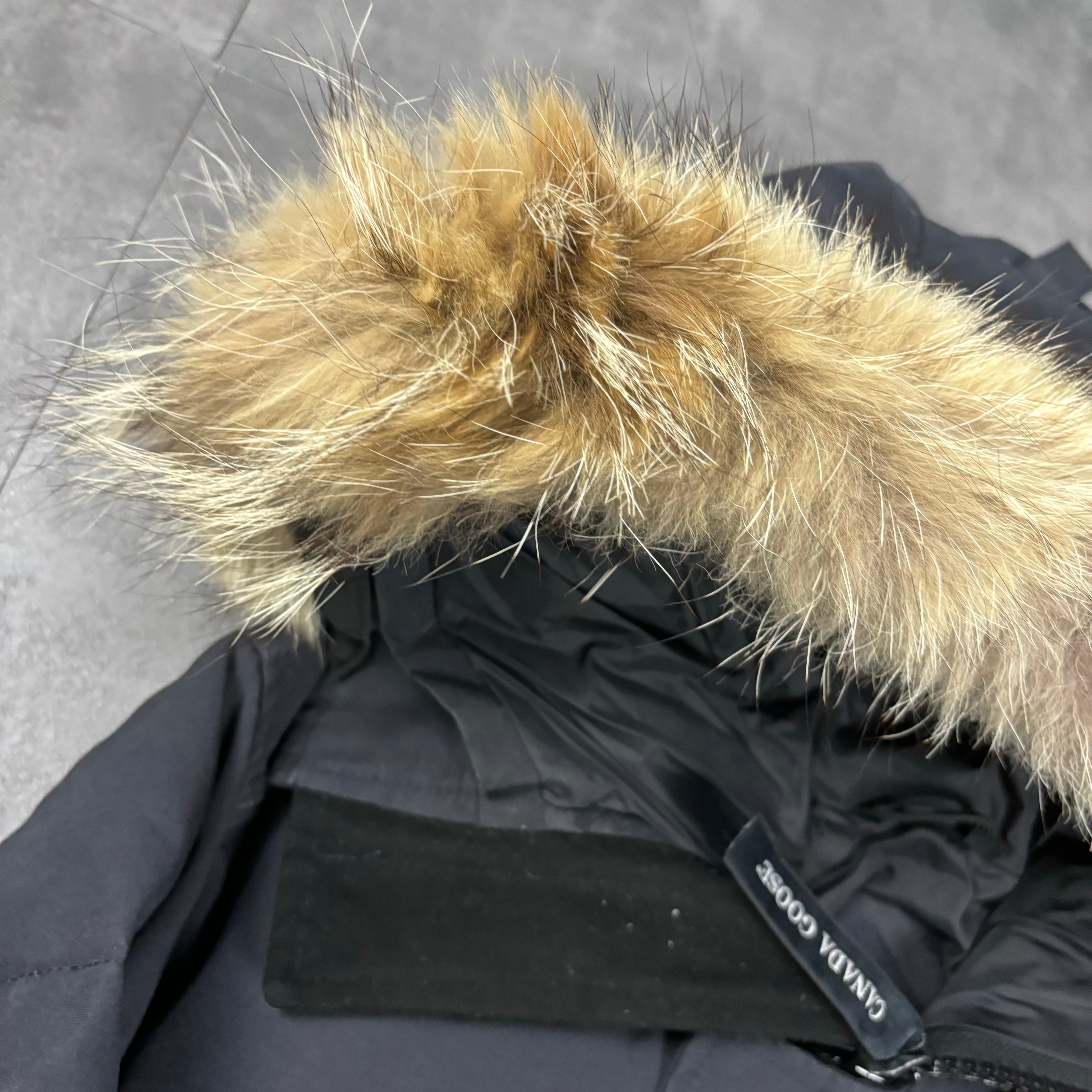 CANADA GOOSE CARSON PARKA - (M)