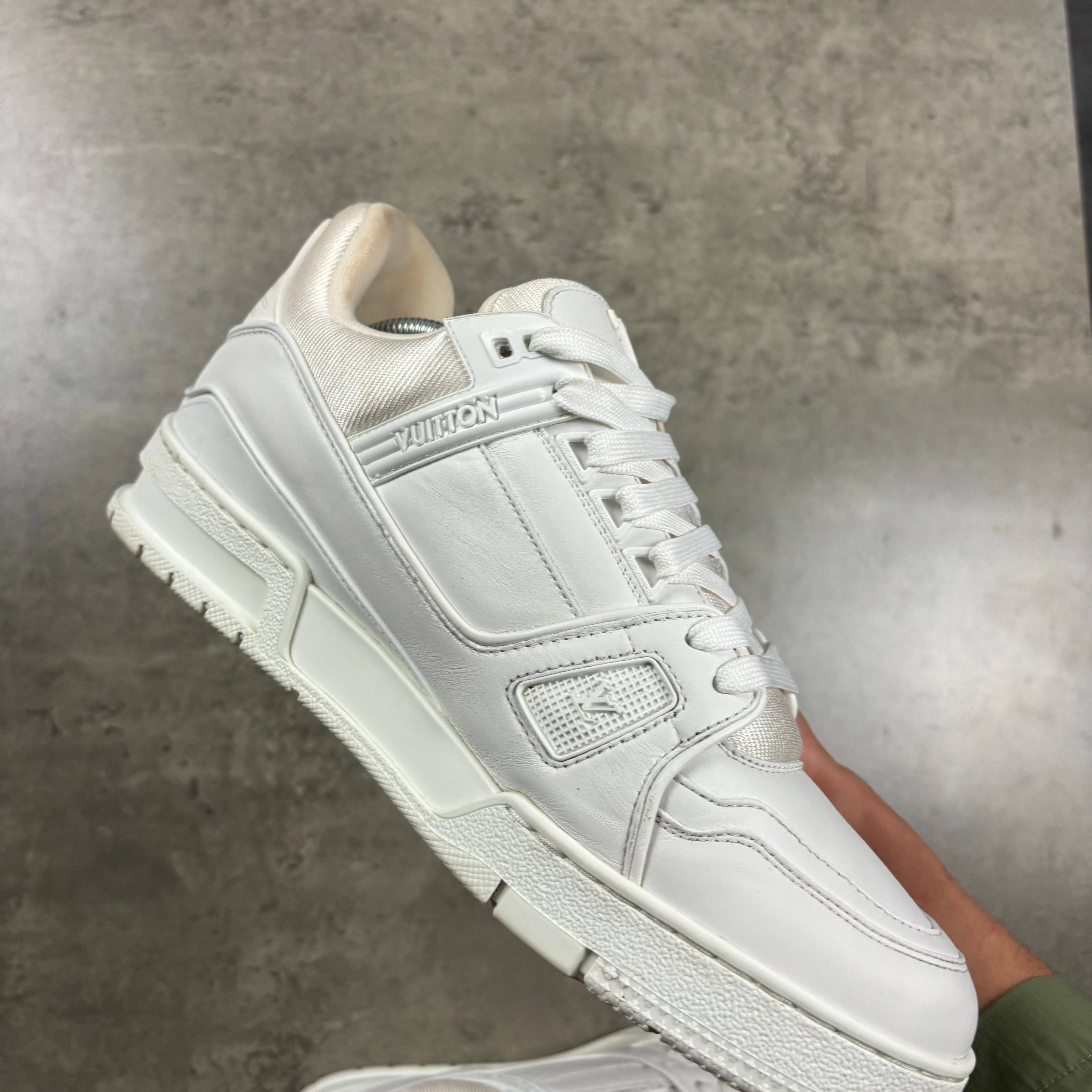 LOUIS VUITTON SNEAKERS (FITS 9.5)