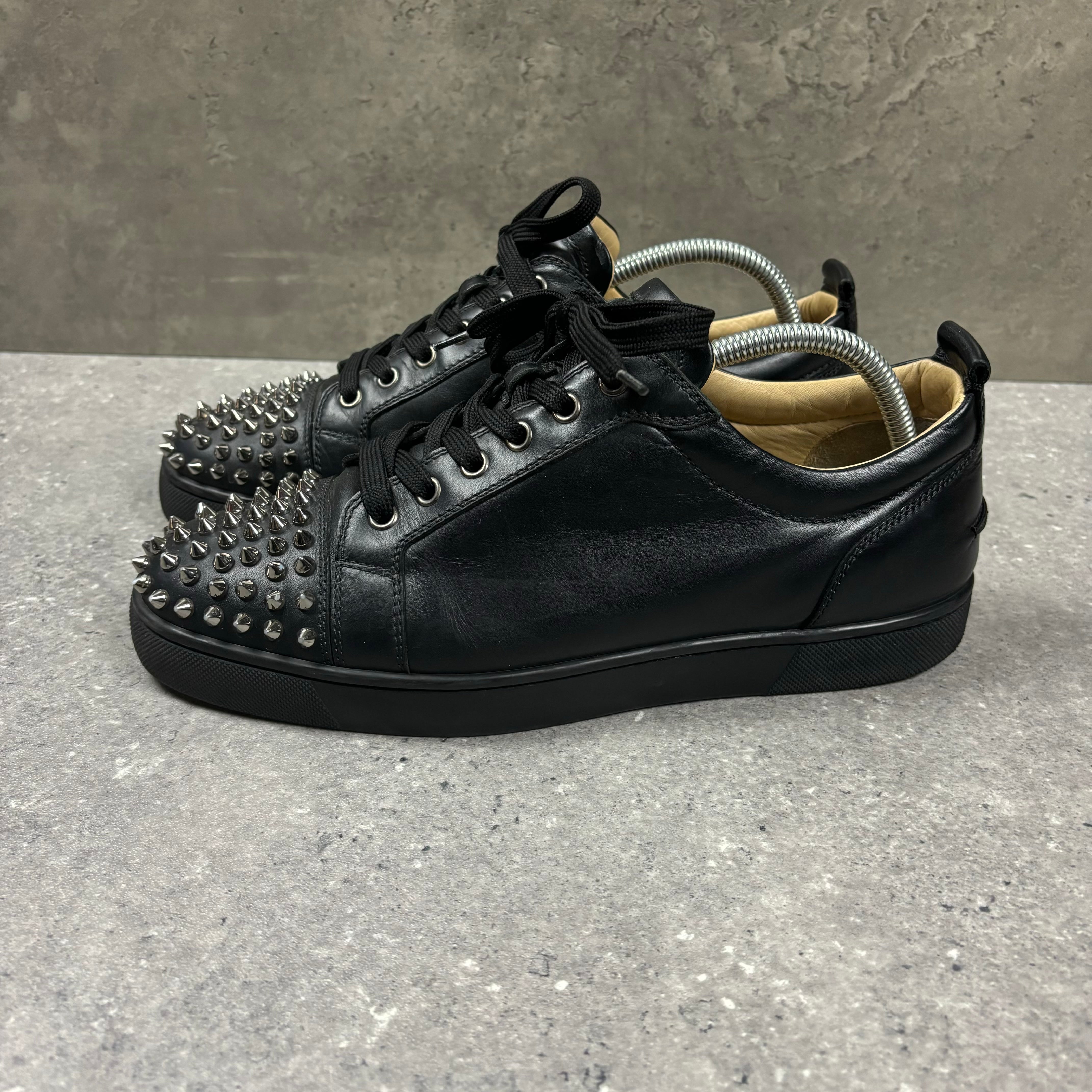 LOUBOUTIN LOW SPIKE - (EU42 / UK 8)