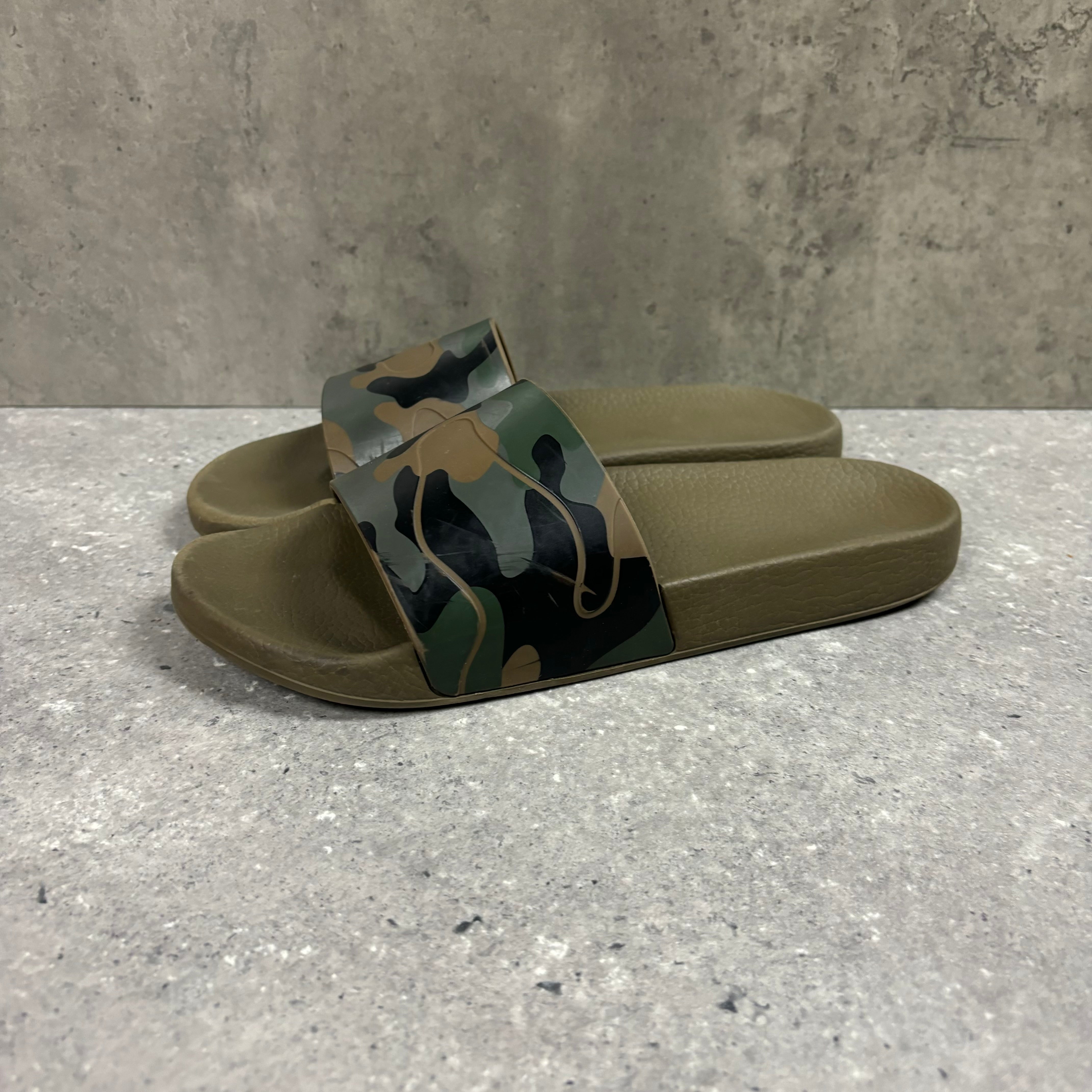VALENTINO SLIDERS - (EU42 / UK8)