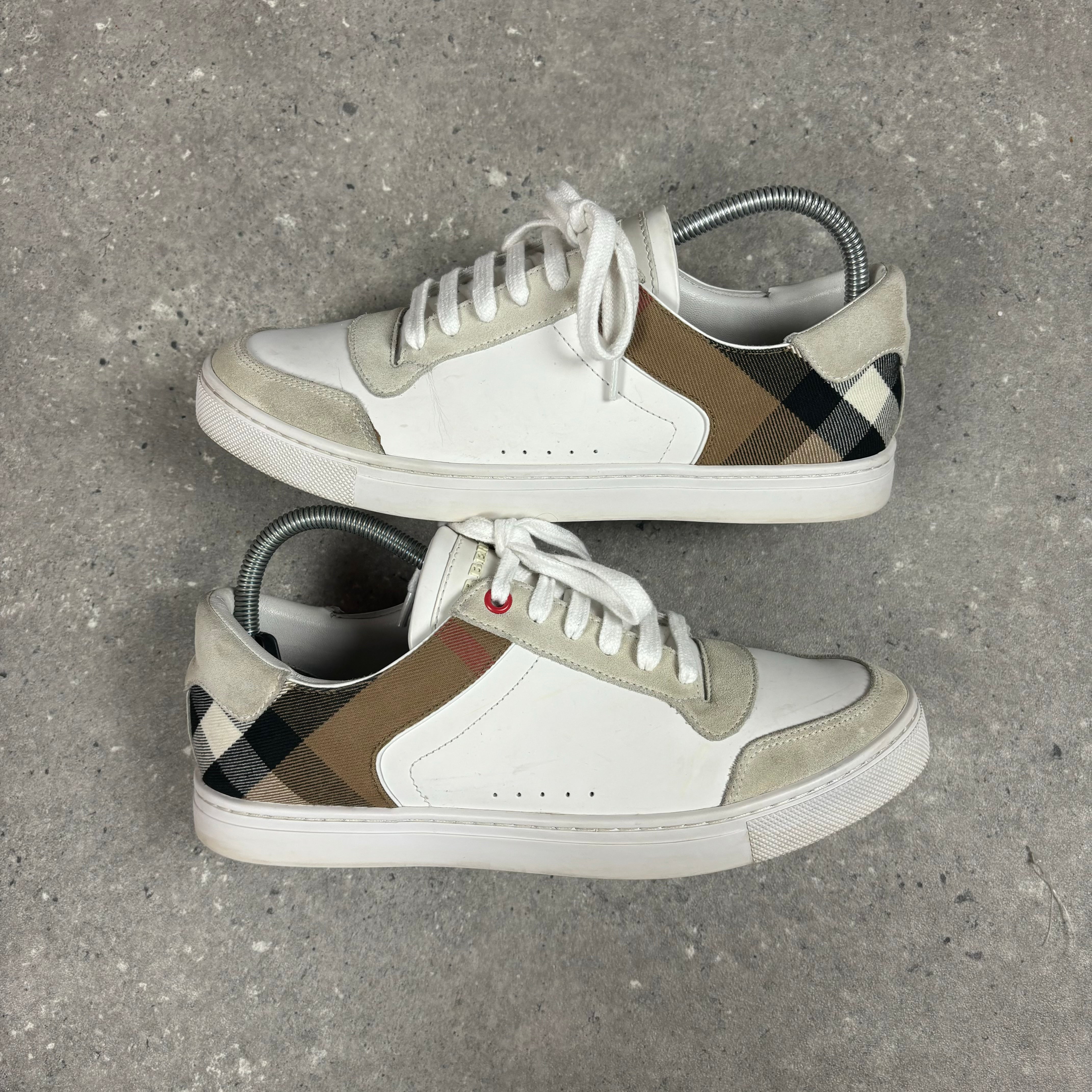 BURBERRY TRAINERS WHITE - (EU 40 / UK 6)