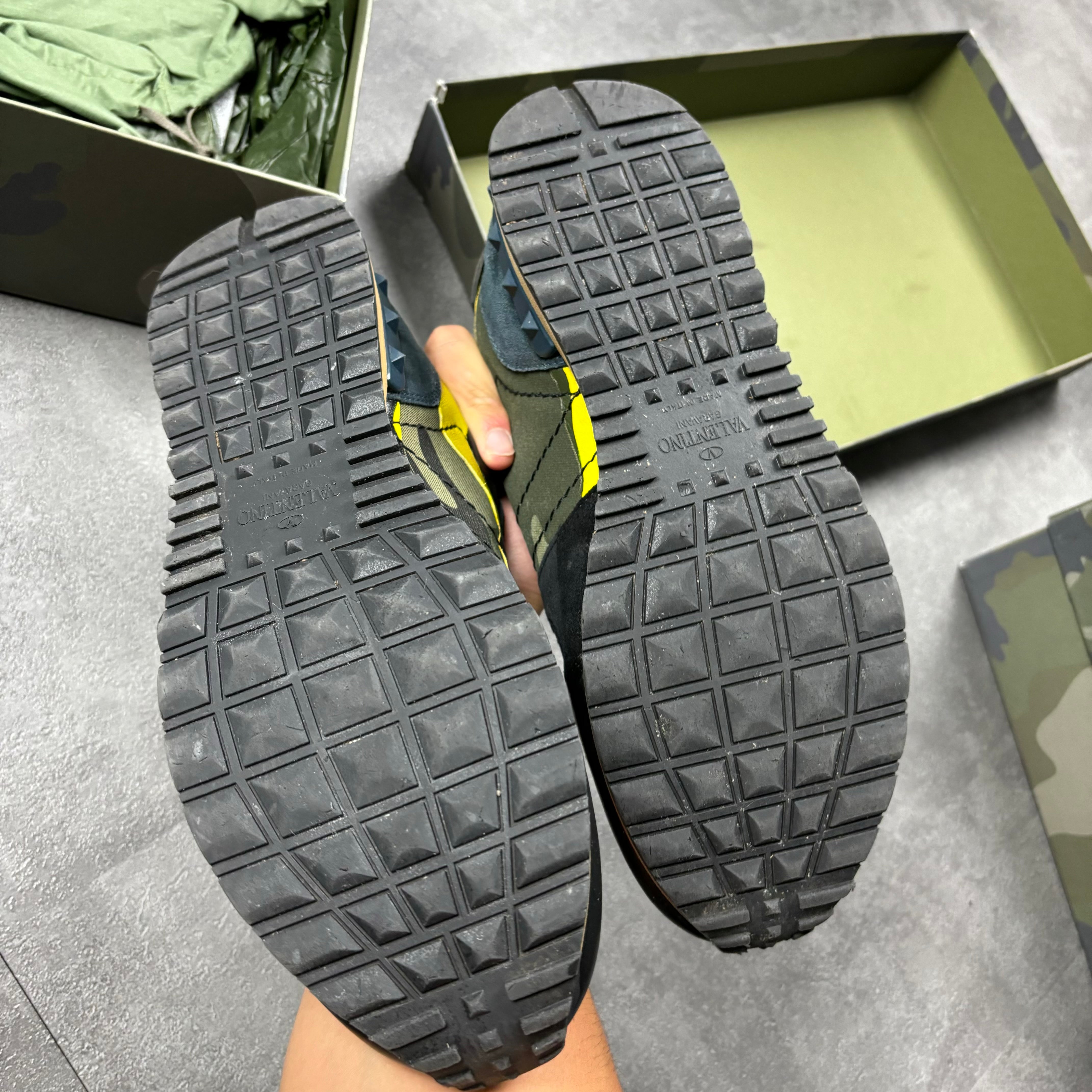 VALENTINO ROCKRUNNERS YELLOW - EU 41.5 / UK 7.5