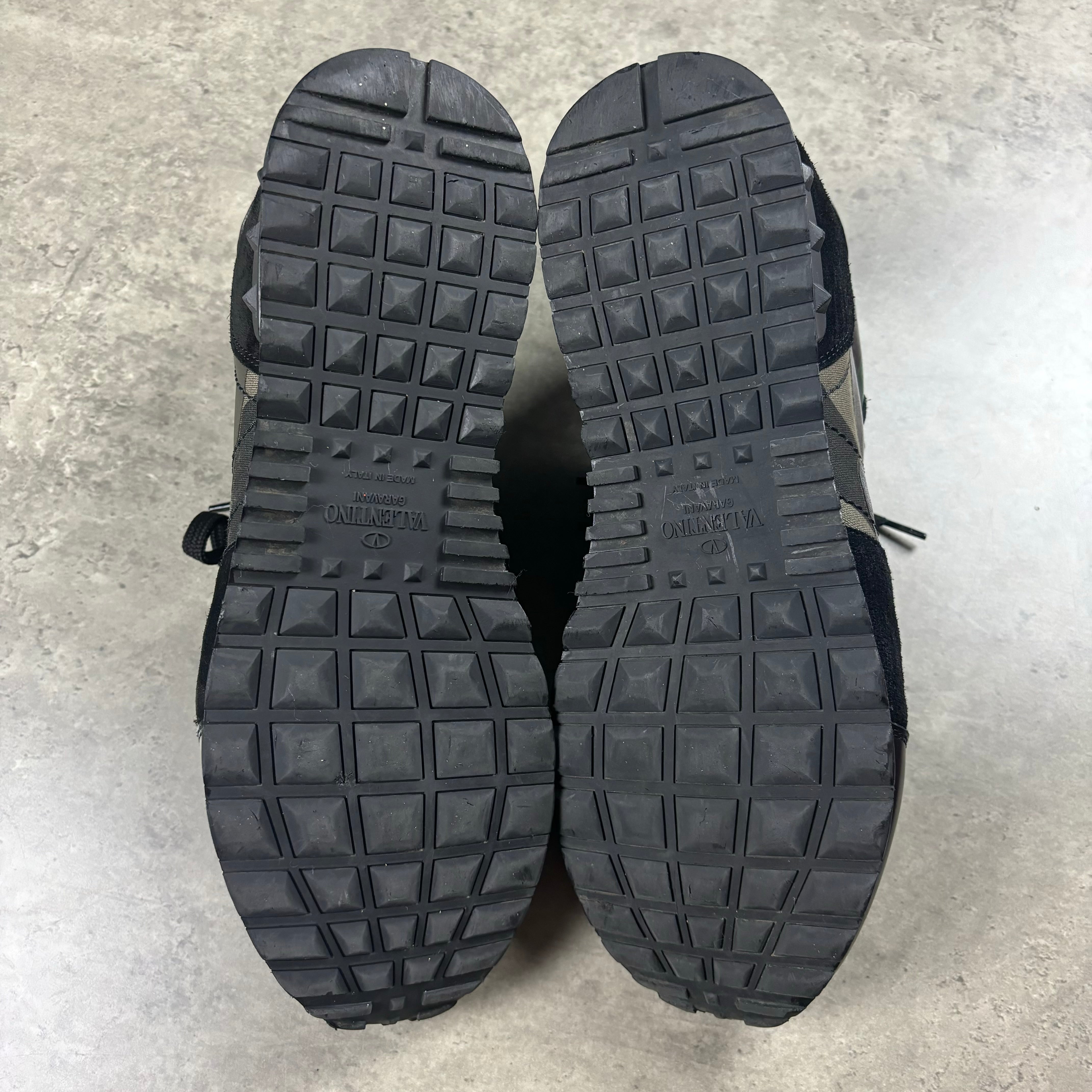 VALENTINO ROCKRUNNER - EU 42 / UK 8