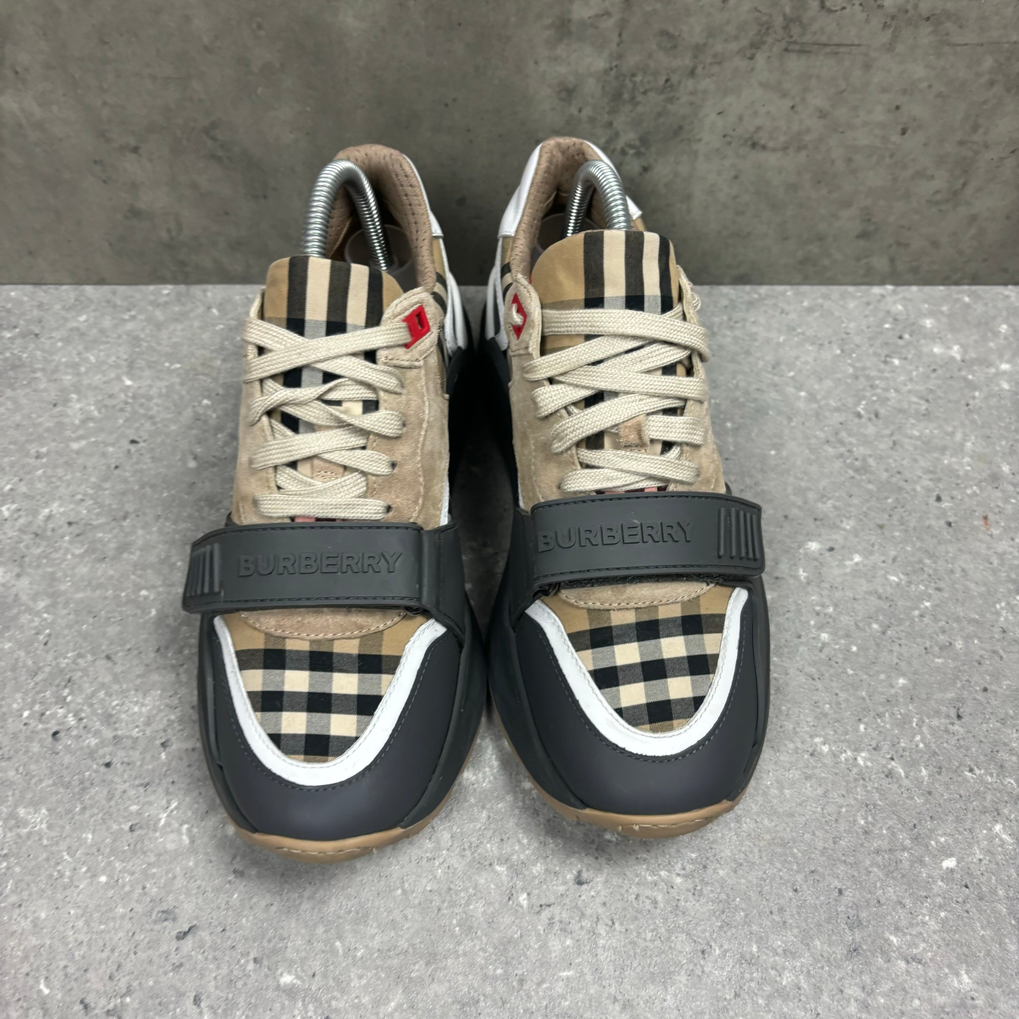 BURBERRY TRAINERS WHITE - (UK 6)
