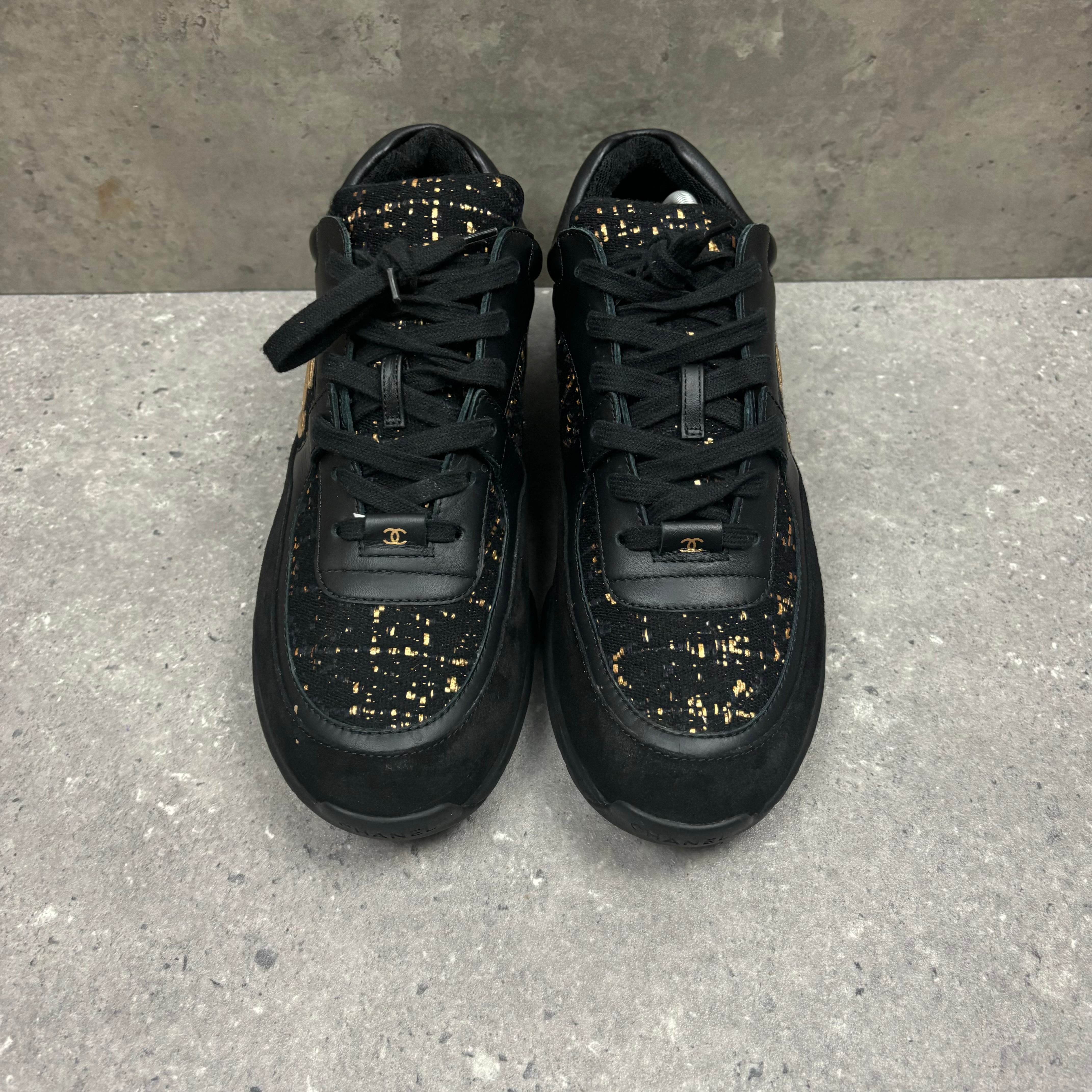 CHANEL RUNNERS BLACK / GOLD - (EU44 / UK10)
