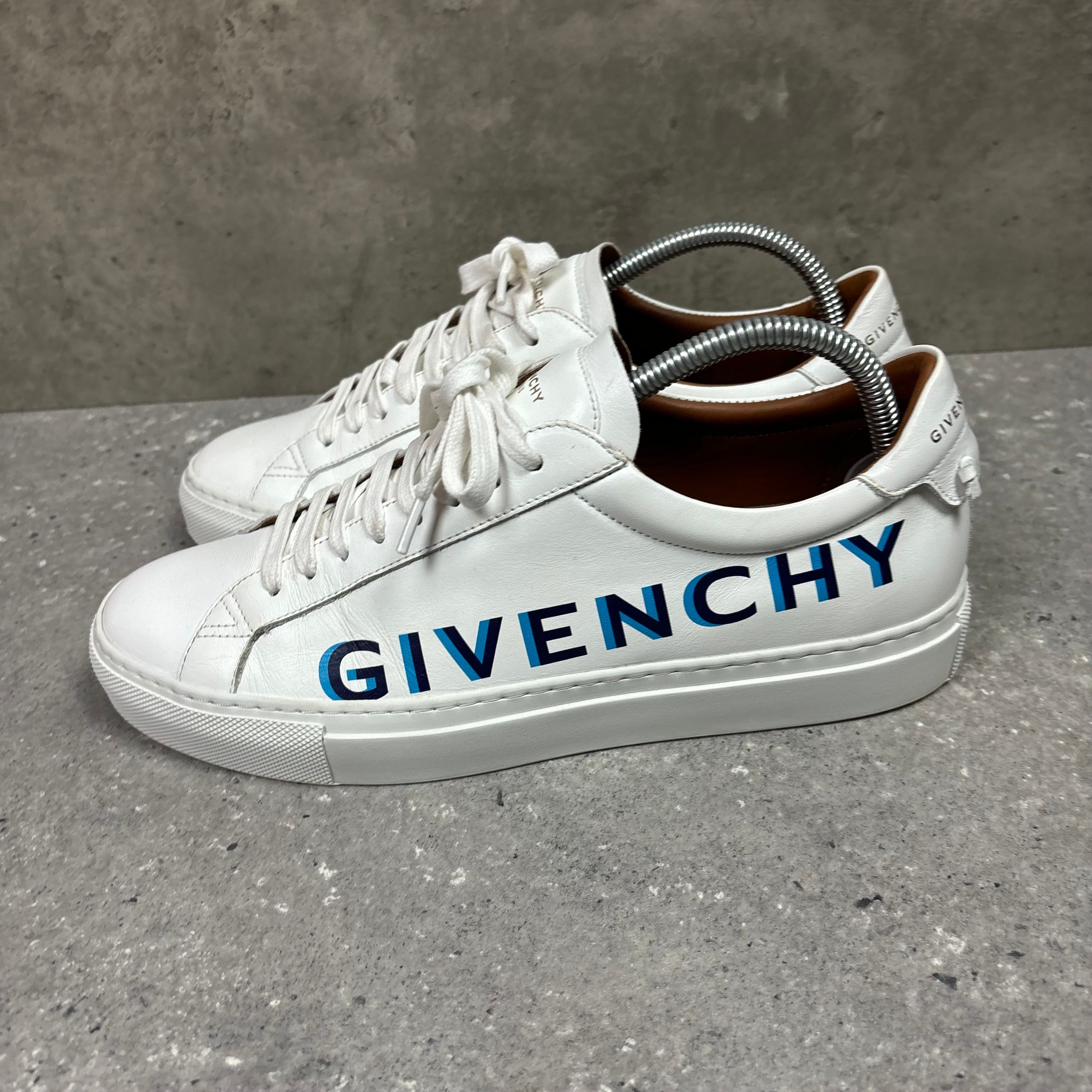 GIVENCHY TRAINERS WHITE - EU39 ( FIT UK 6 )