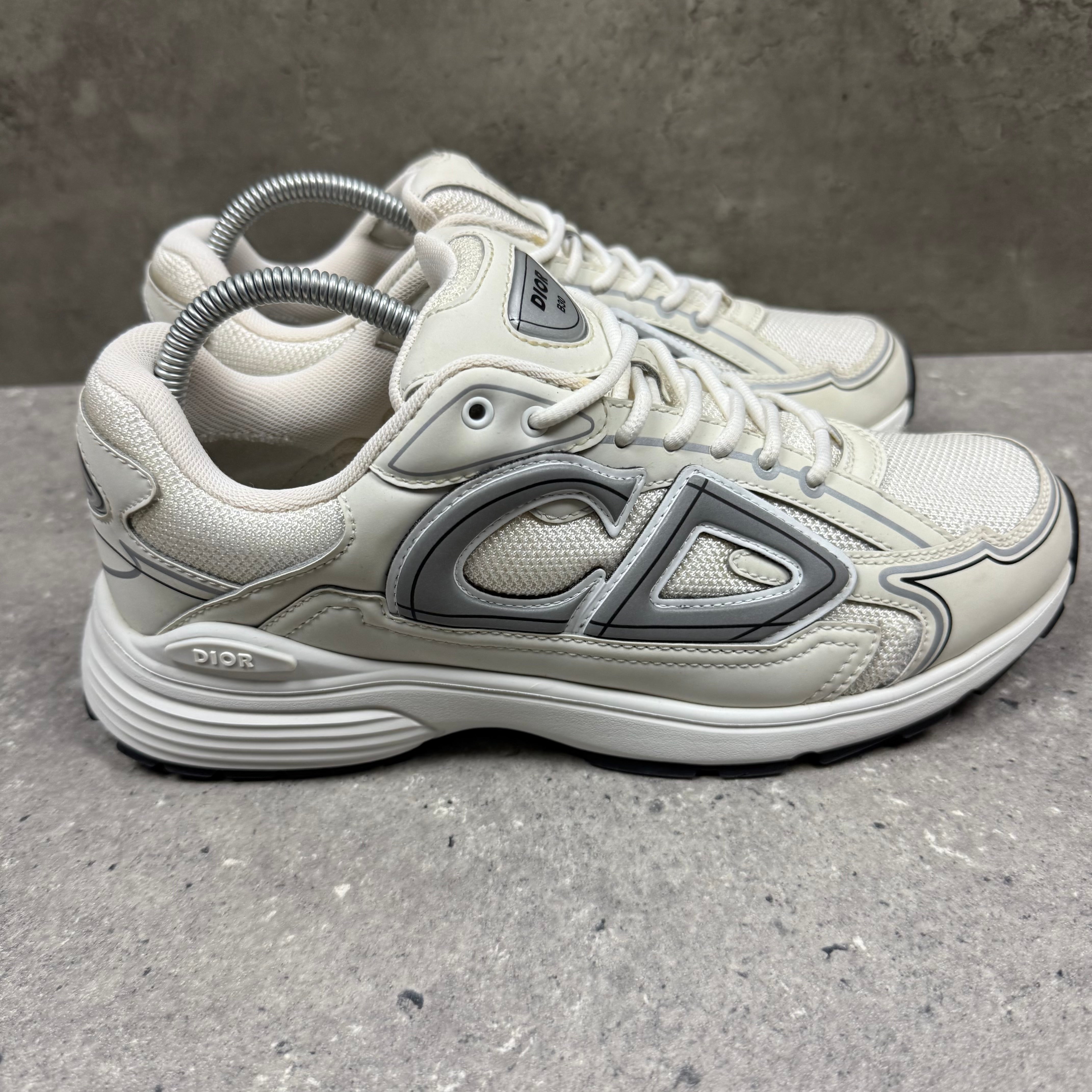 DIOR B30 WHITE - (EU 42 / UK 8)