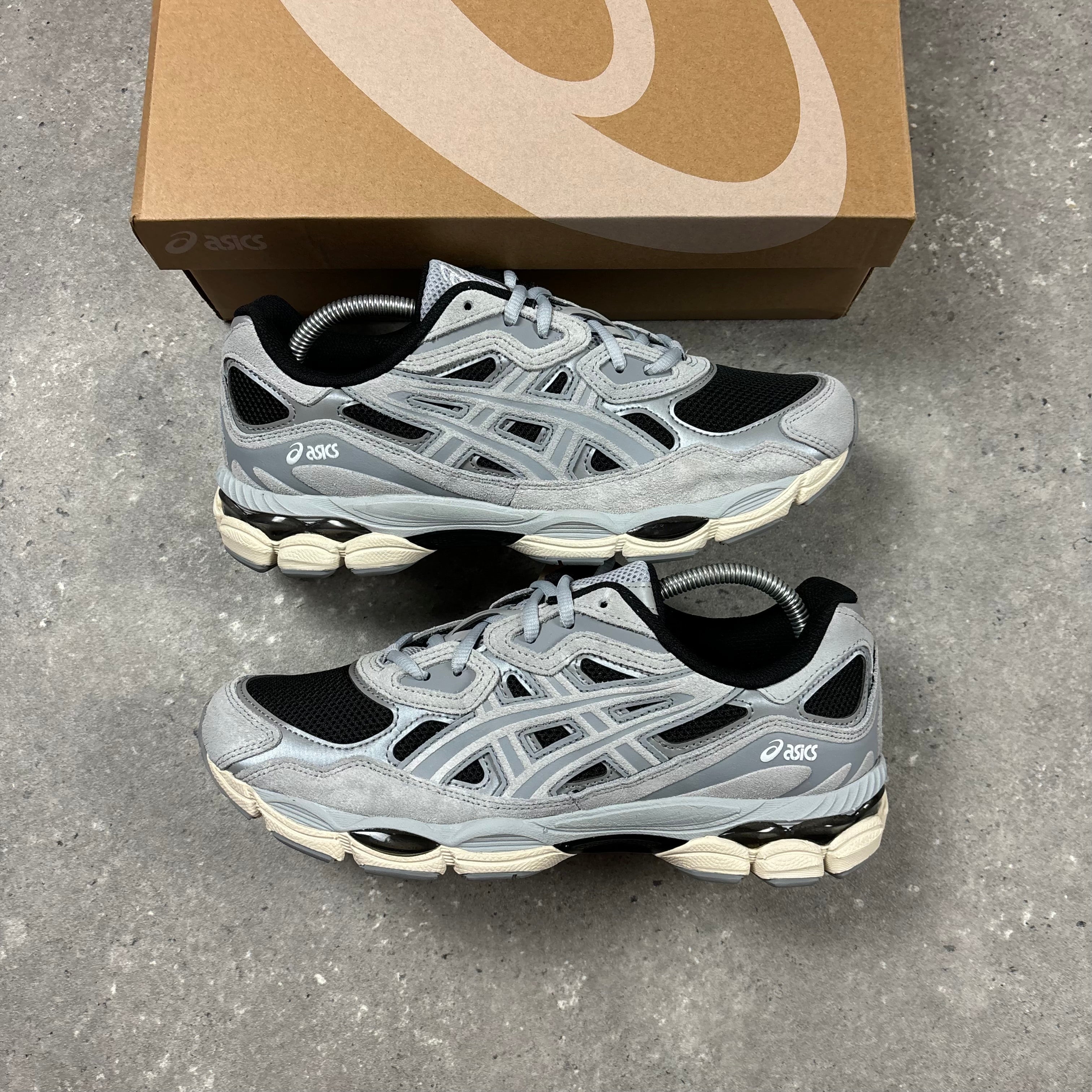 ASICS GEL NYC - BLACK / PIEDMONT GREY