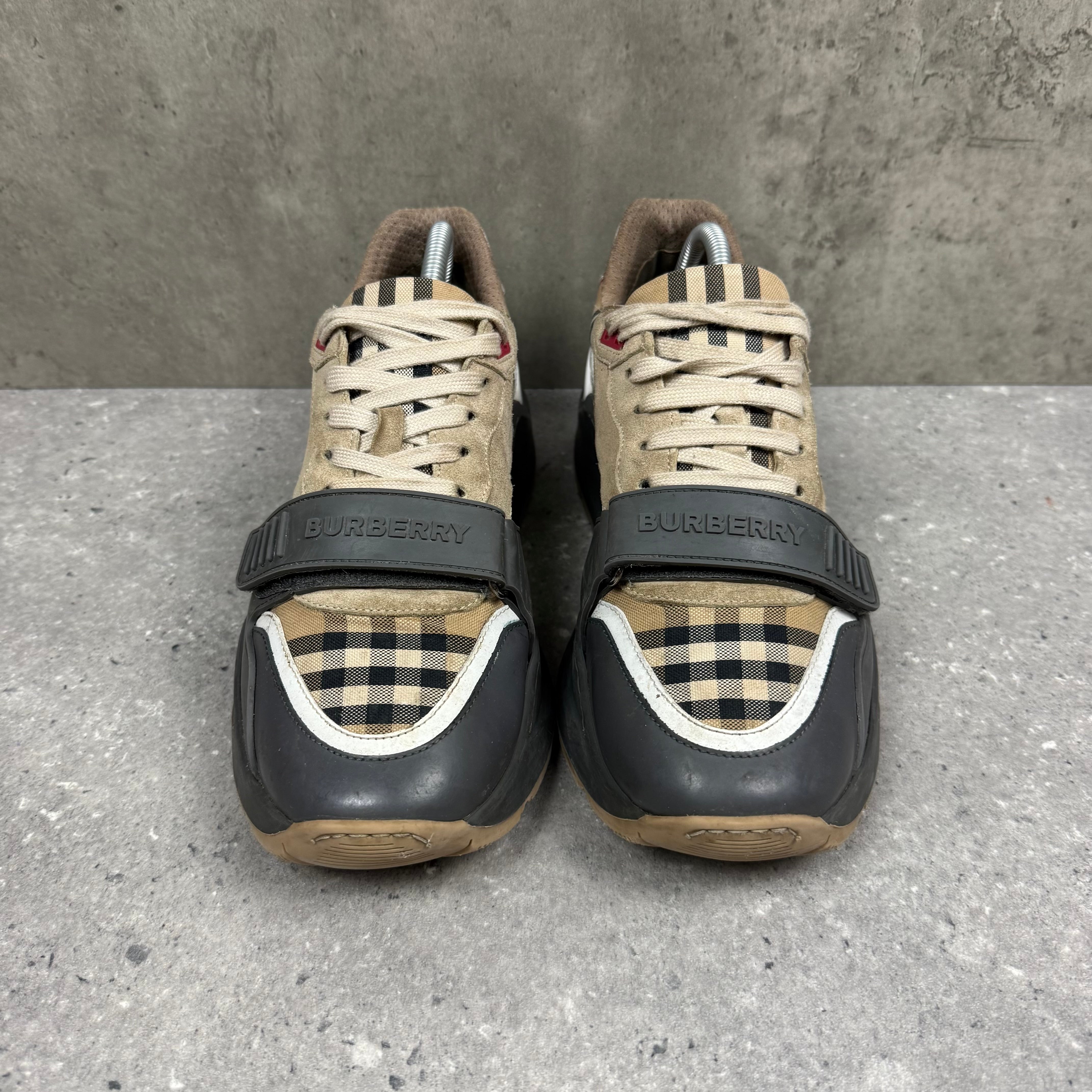 BURBERRY RAMSEY - (EU42.5 / UK8.5)