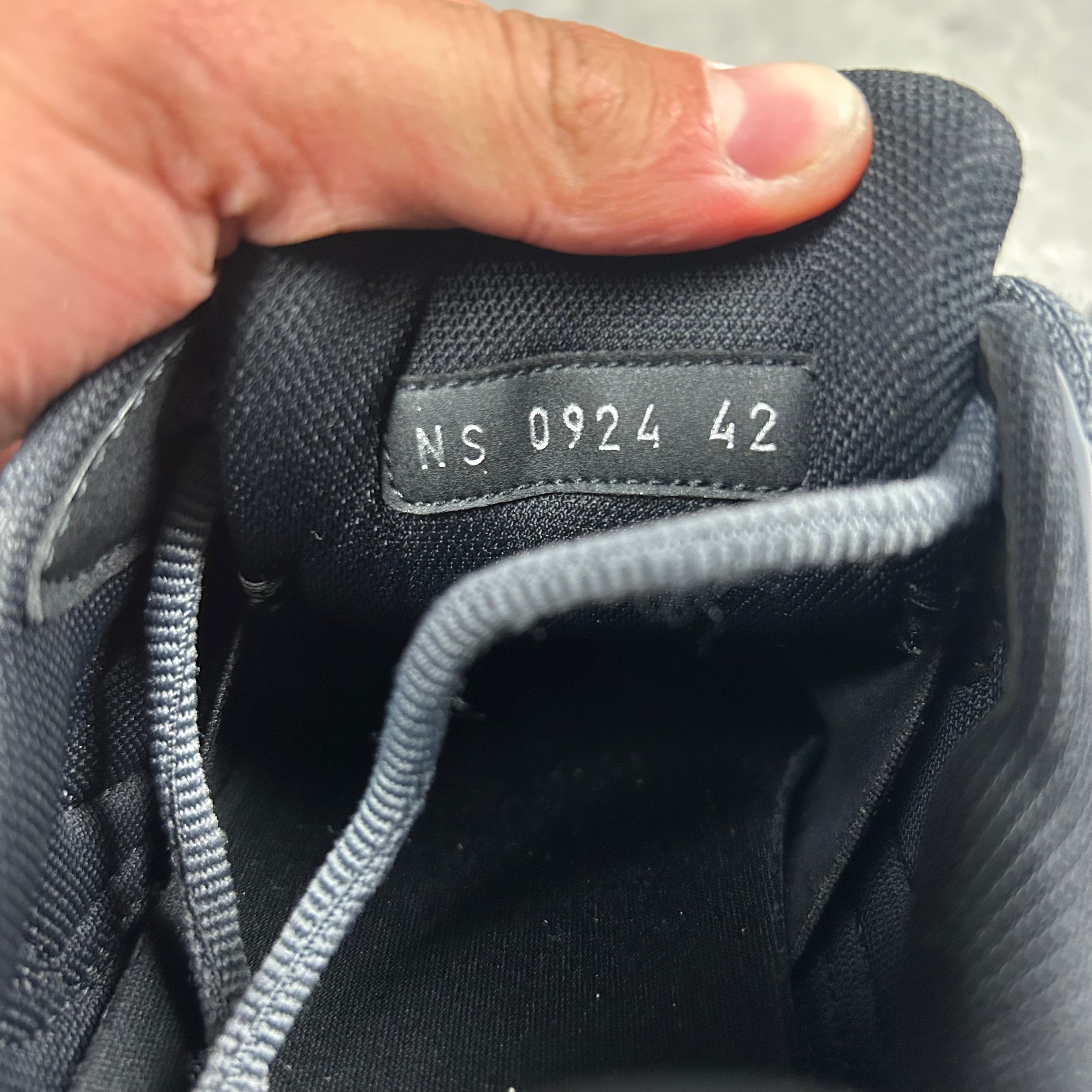 DIOR B30 CHROME - (EU 42 / UK 8)