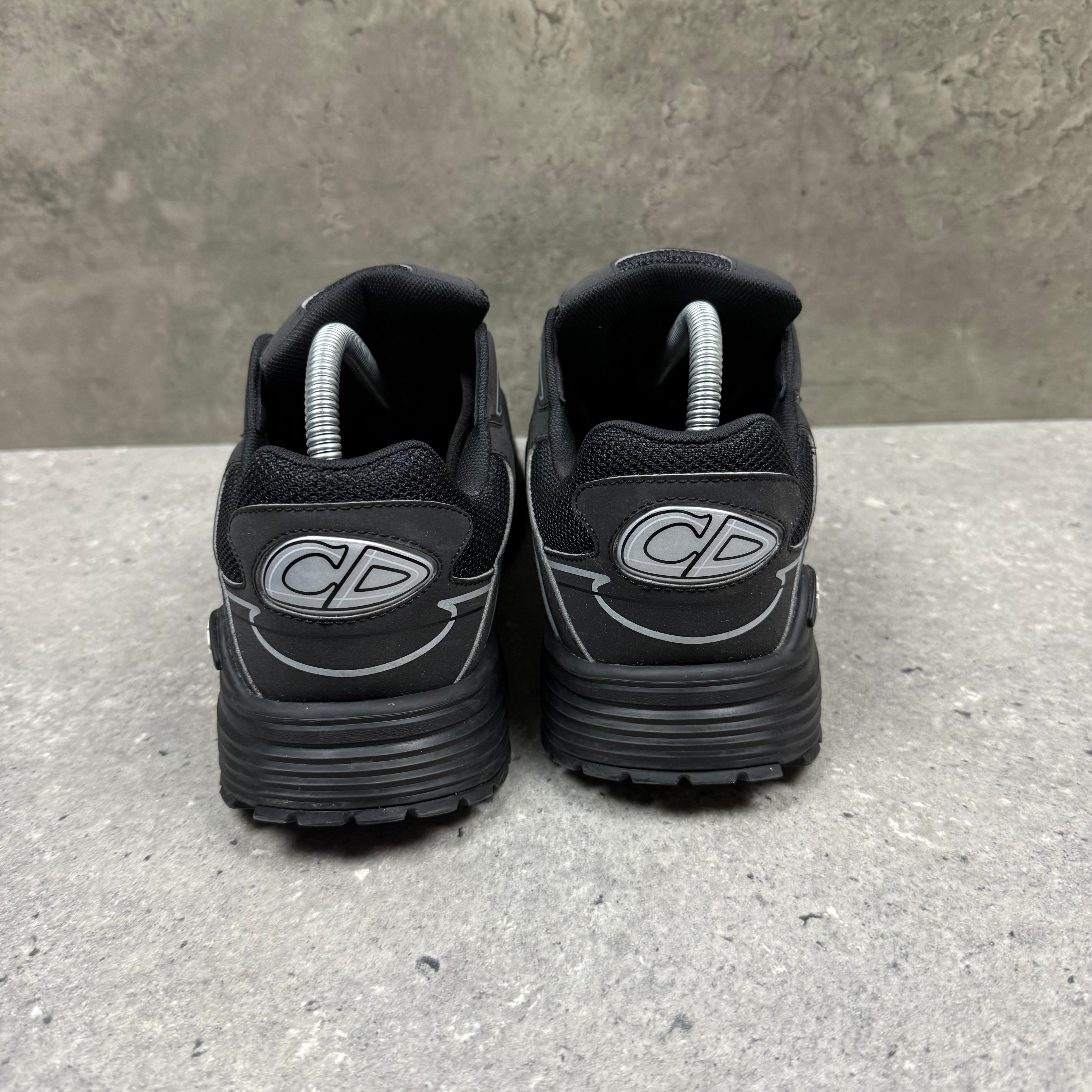 DIOR B30 BLACK - (EU 41 / UK 7)