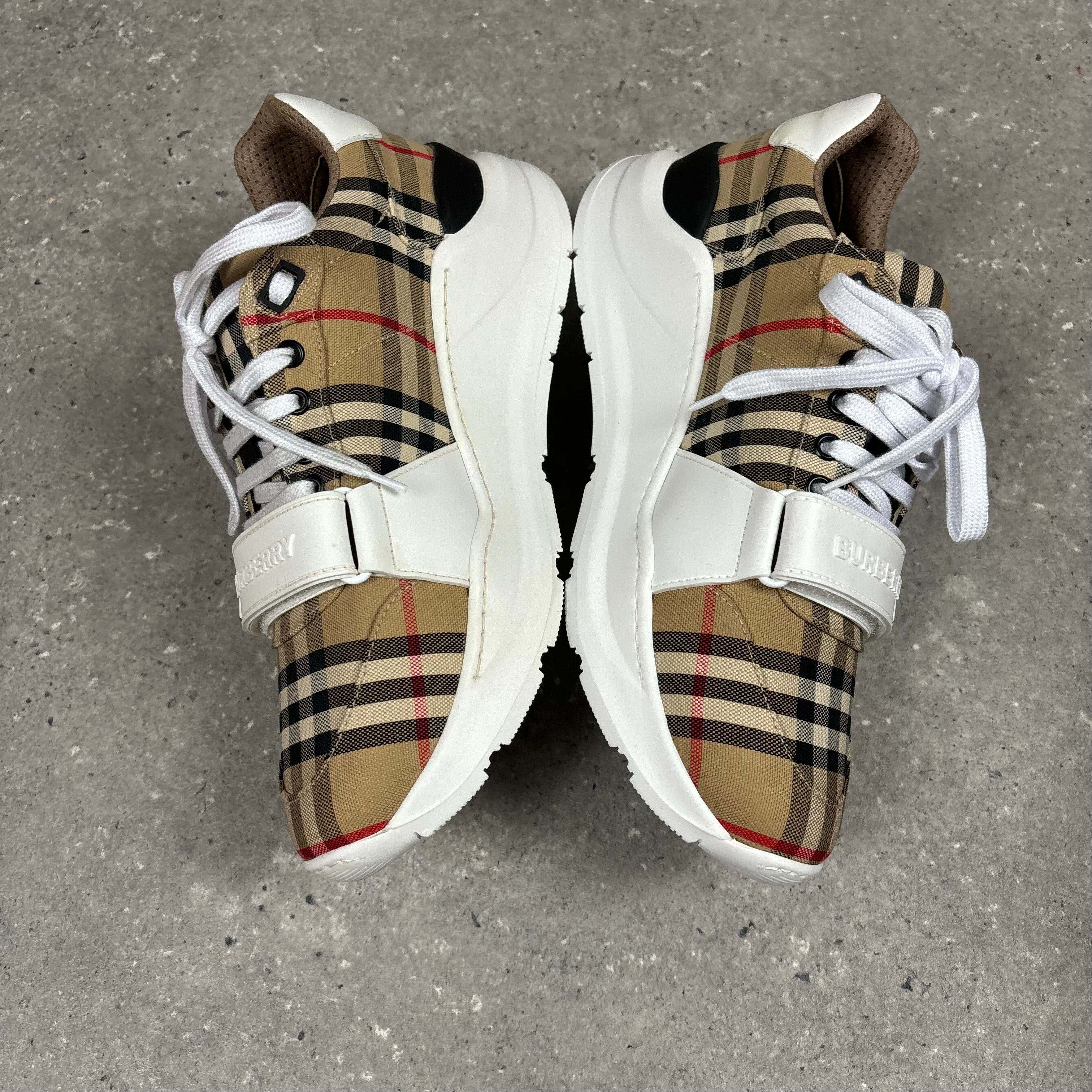 BURBERRY RAMSEY - EU43 / UK9