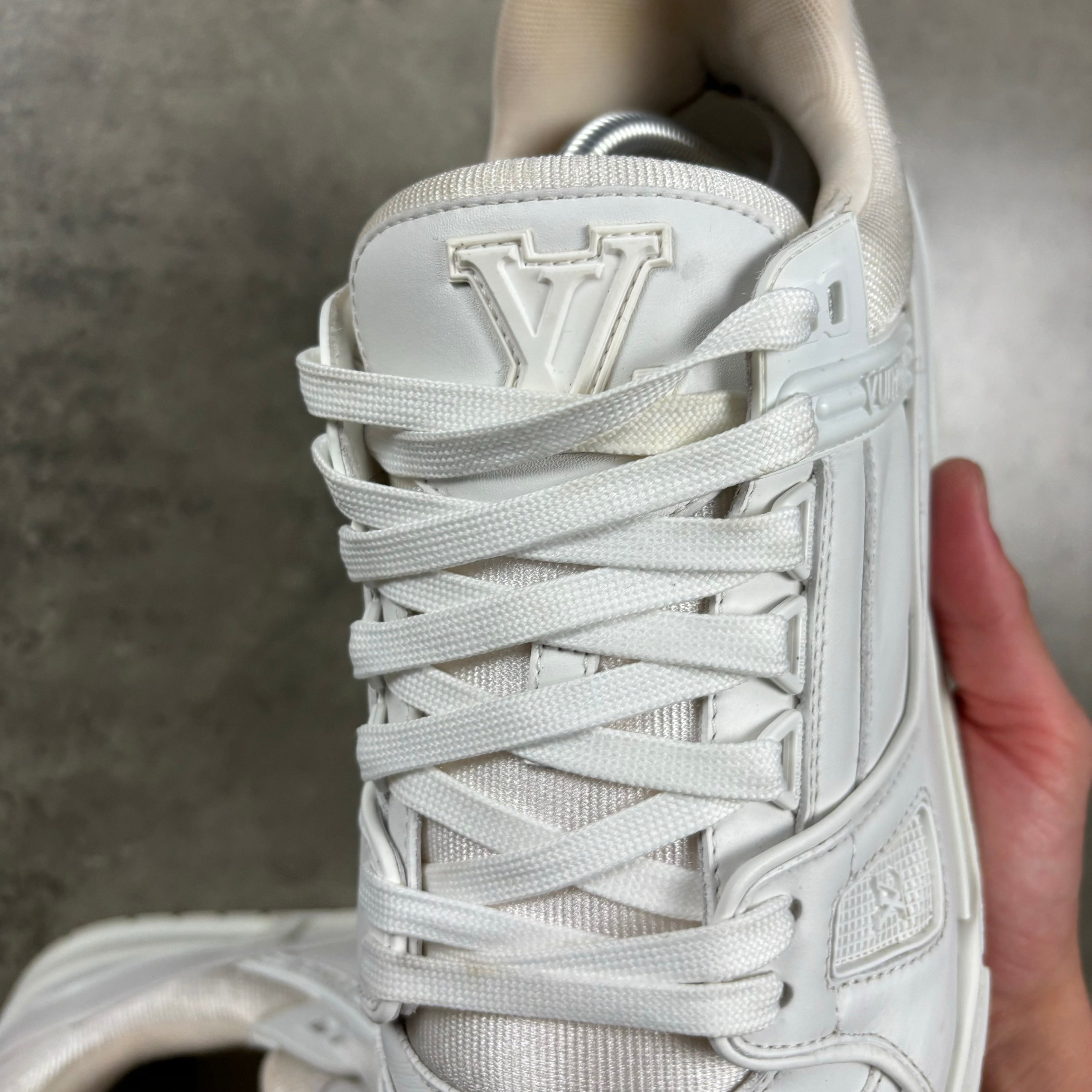 LOUIS VUITTON SNEAKERS (FITS 9.5)