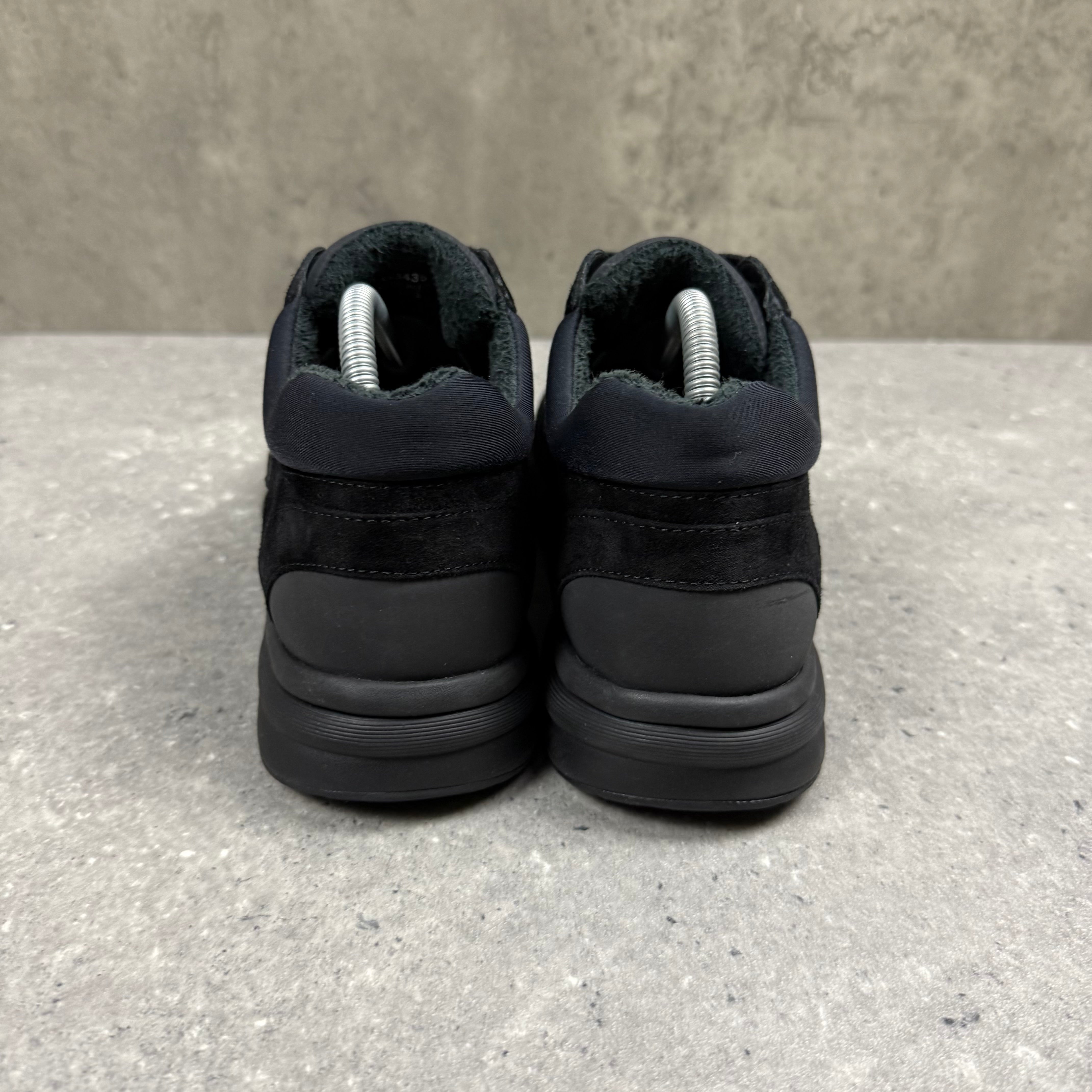 CHANEL RUNNERS - (EU 41 / UK 7)