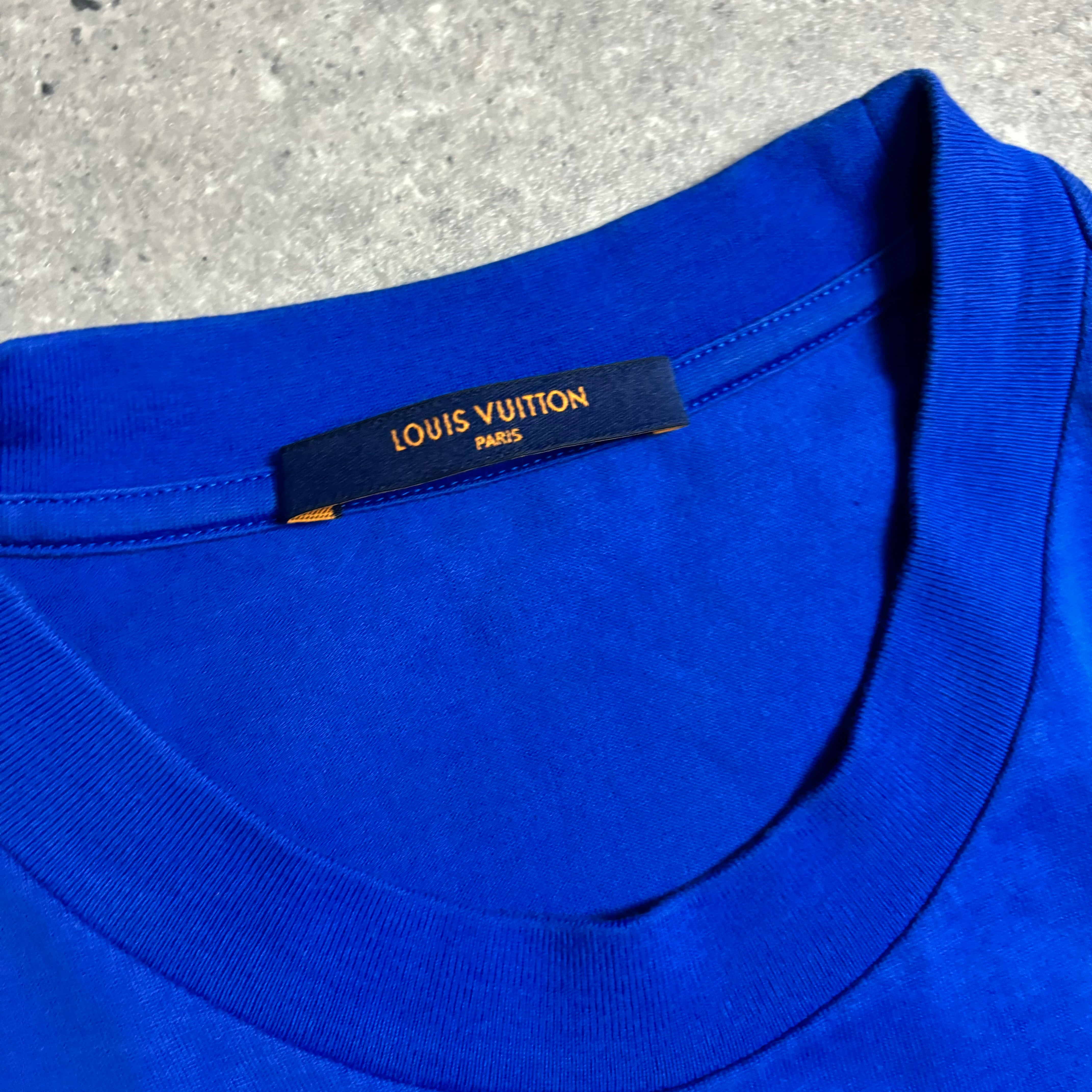 LOUIS VUITTON T-SHIRT - XL ( FITS A LARGE )