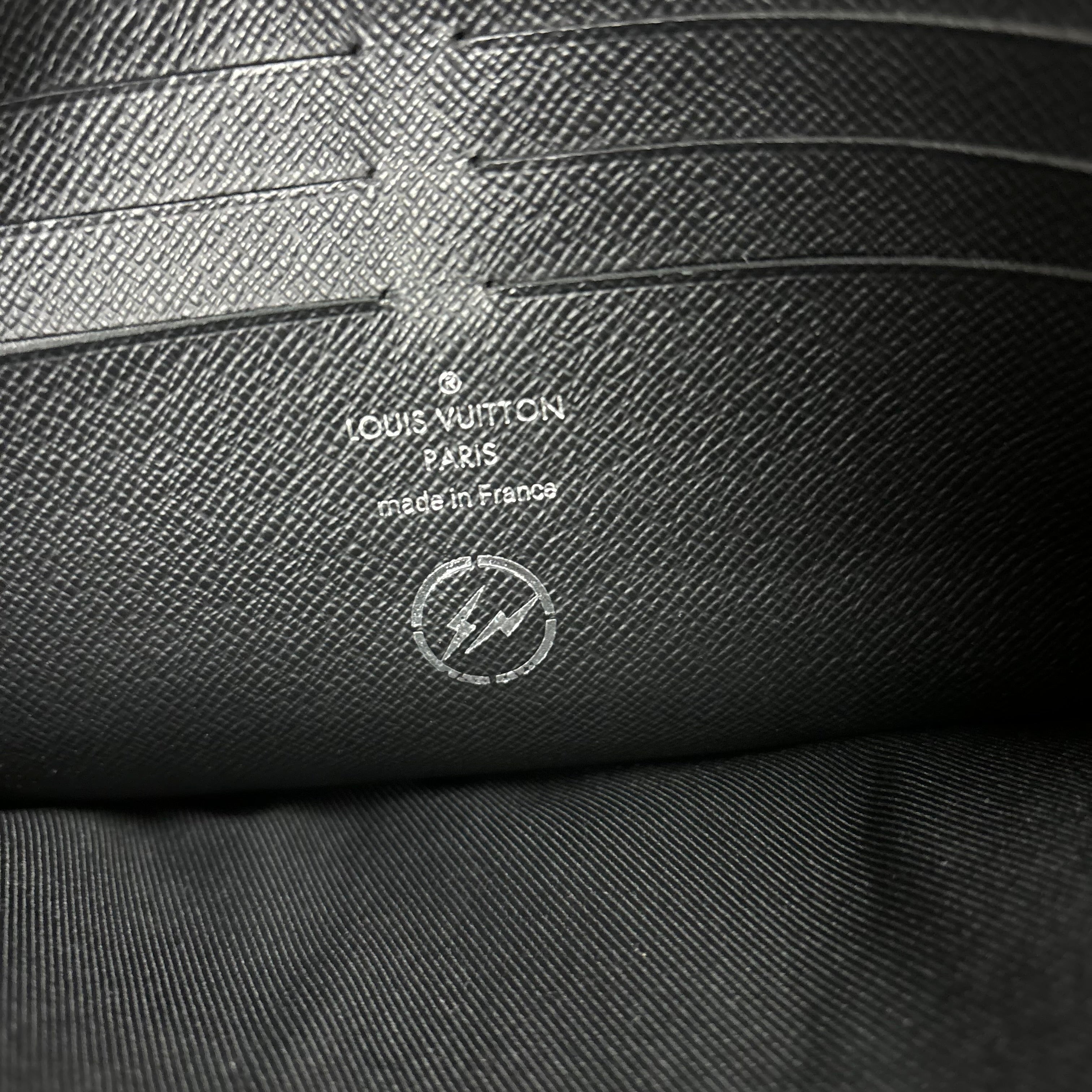 LOUIS VUITTON POCHETTE CLUTCH BAG