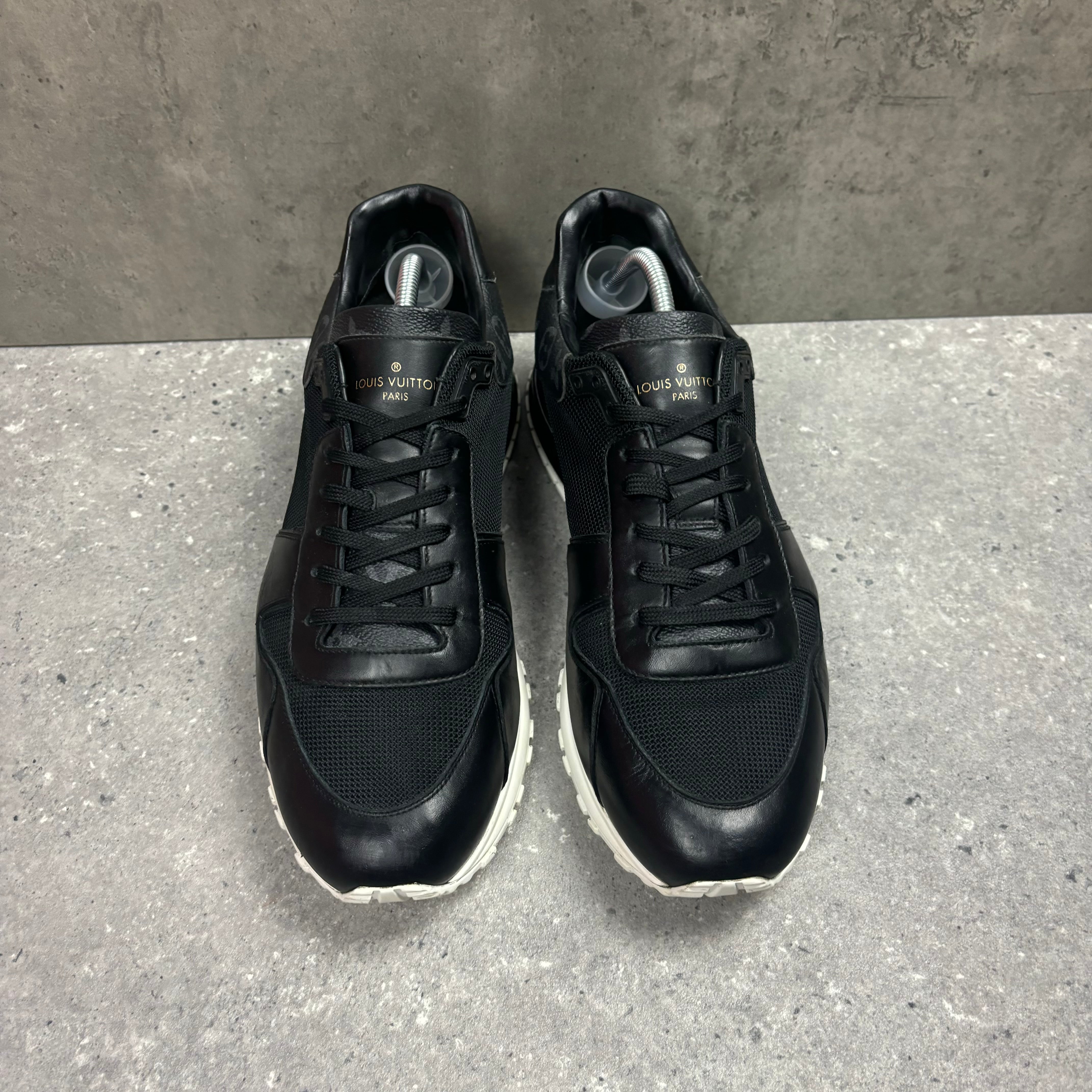 LOUIS VUITTON RUNAWAY BLACK/WHITE - EU 44 (FITS UK 11)